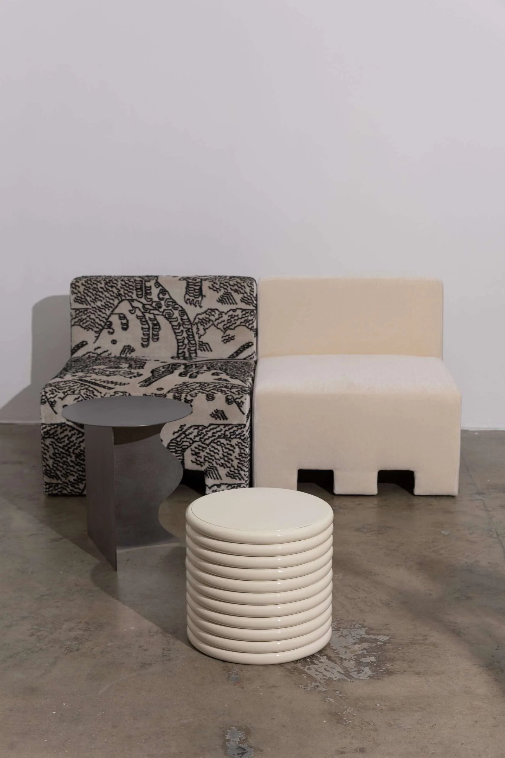 Fotel DENTE tapicerowany – The Good Living & Co.