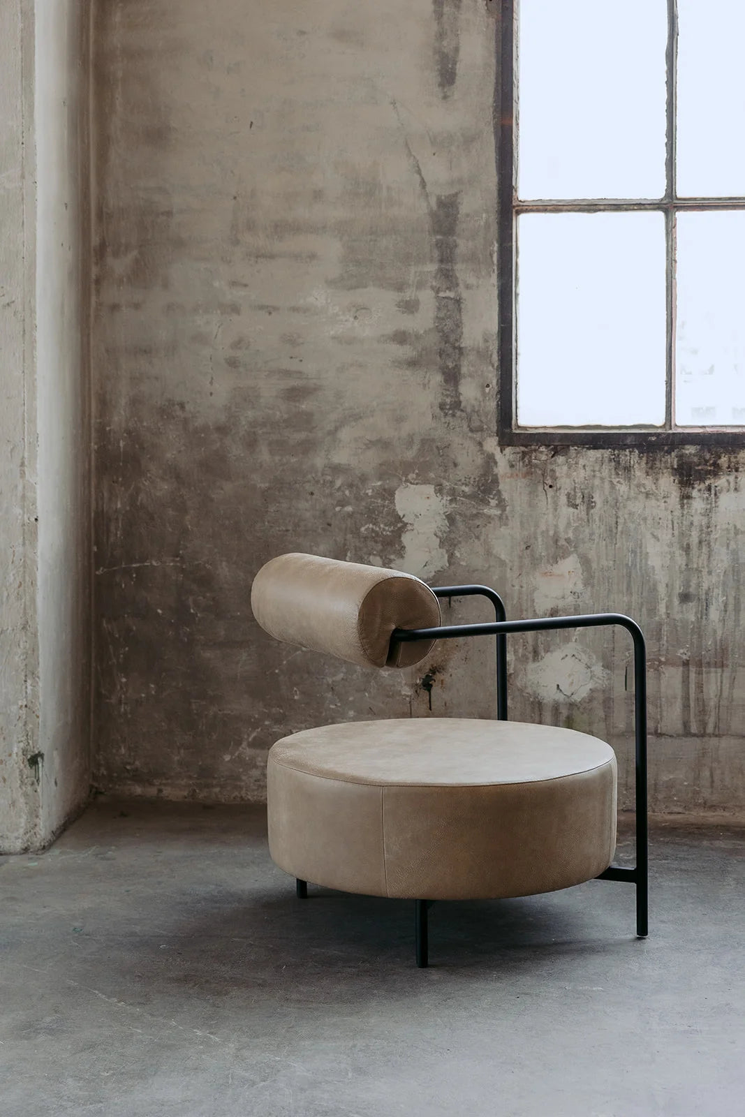 Křeslo SAFFRON čalouněné