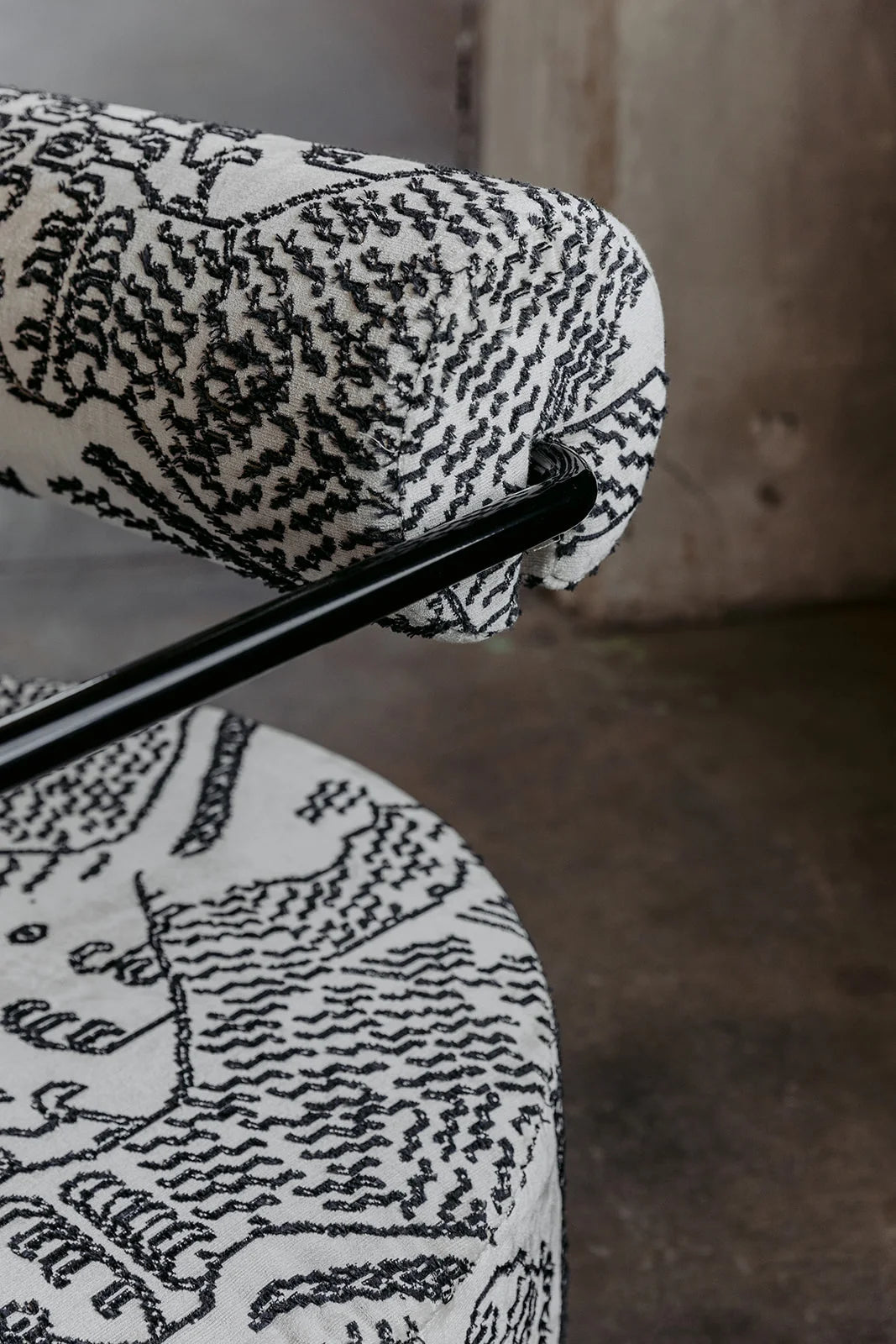 Křeslo SAFFRON čalouněné