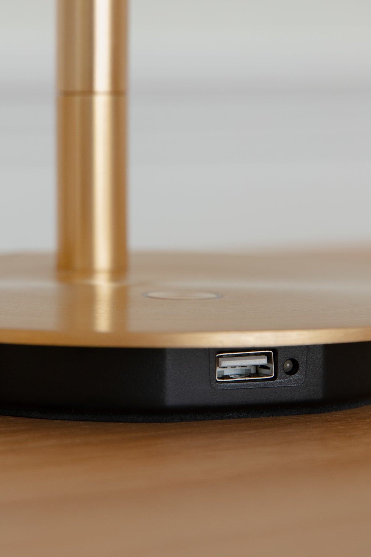 Gold OMNI Table Lamp