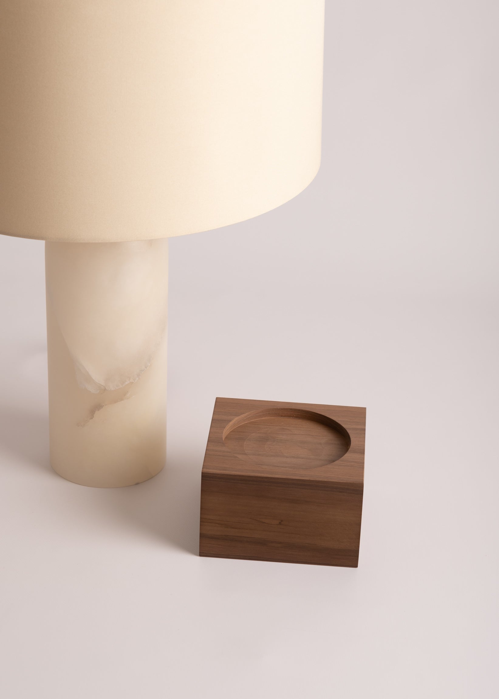 Stolní lampa PURA KELO bílý alabastr