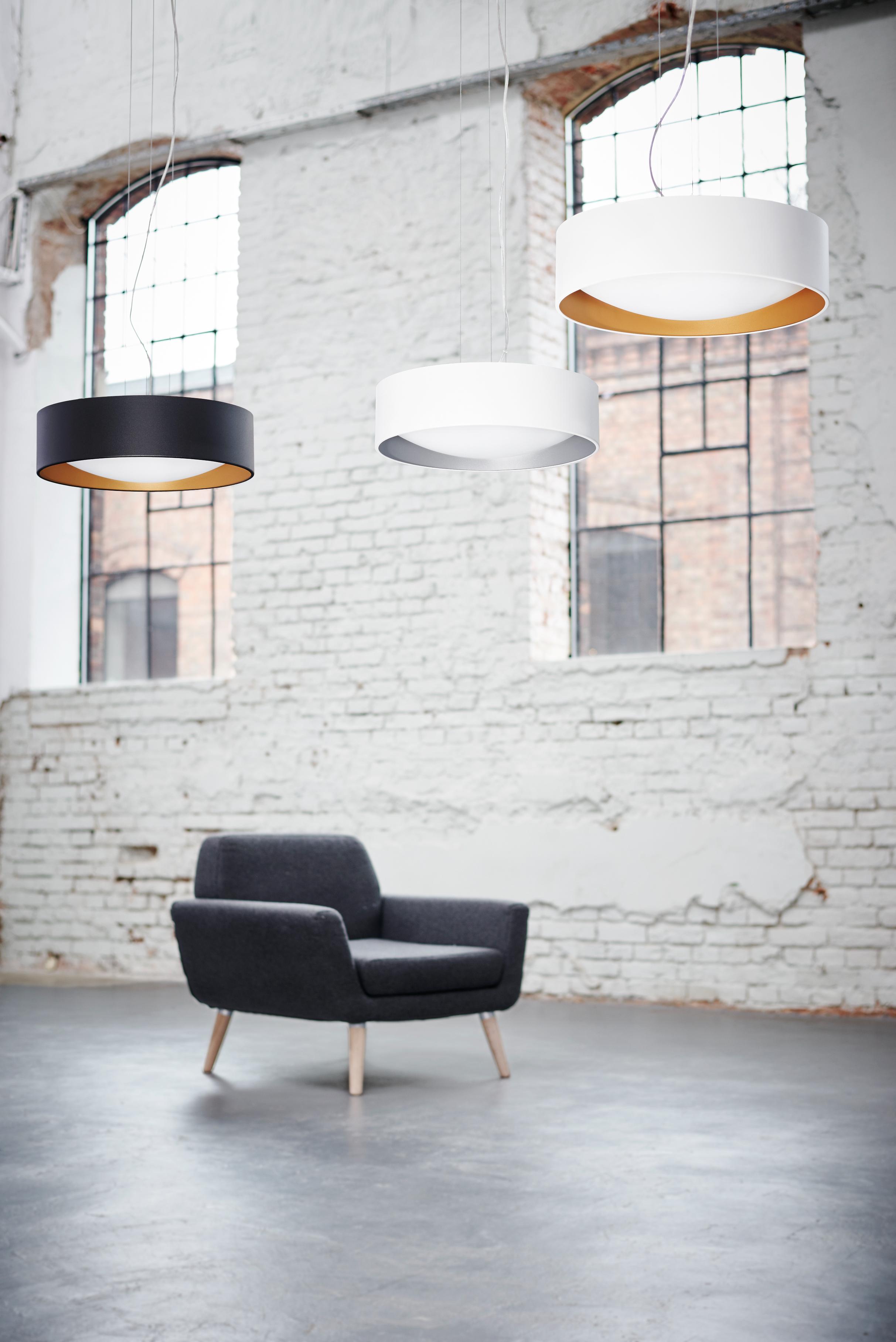 Závěsná lampa VERO černá se stříbrným středem