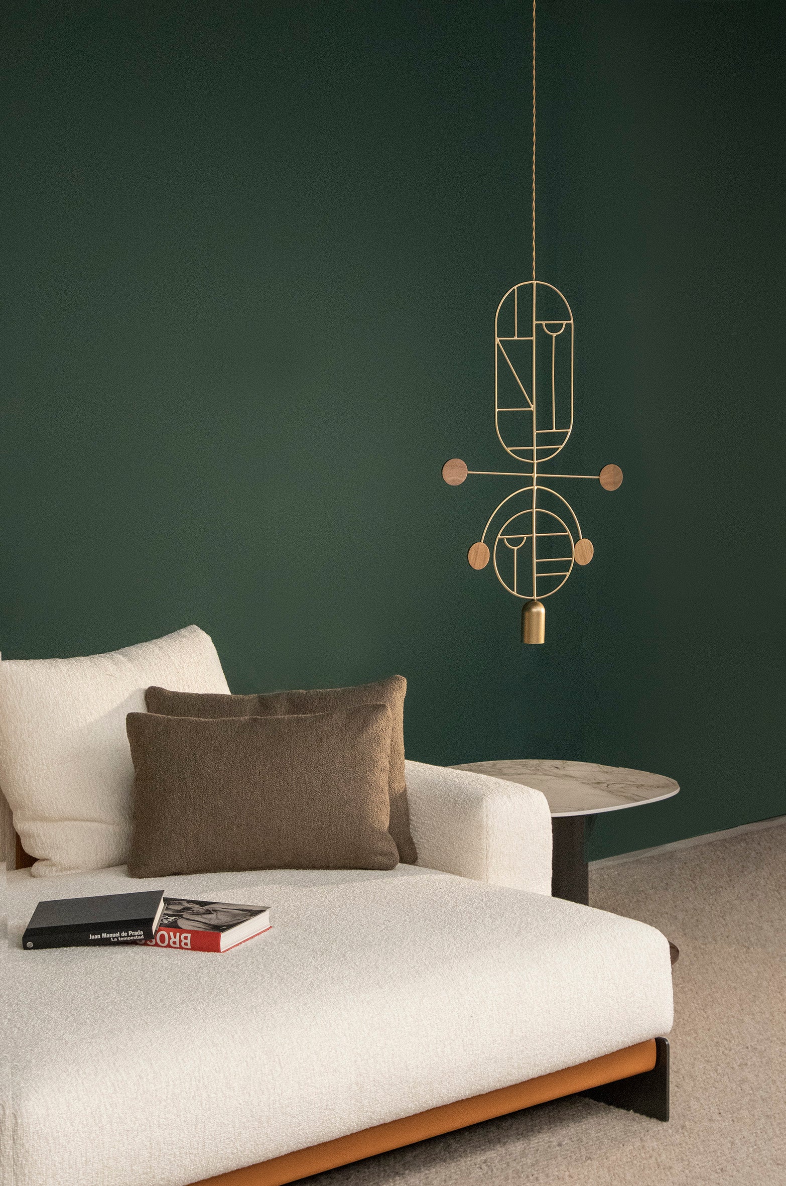 Závěsná lampa WOODEN DOTS WDS08 mosazná s ořechovým dřevem