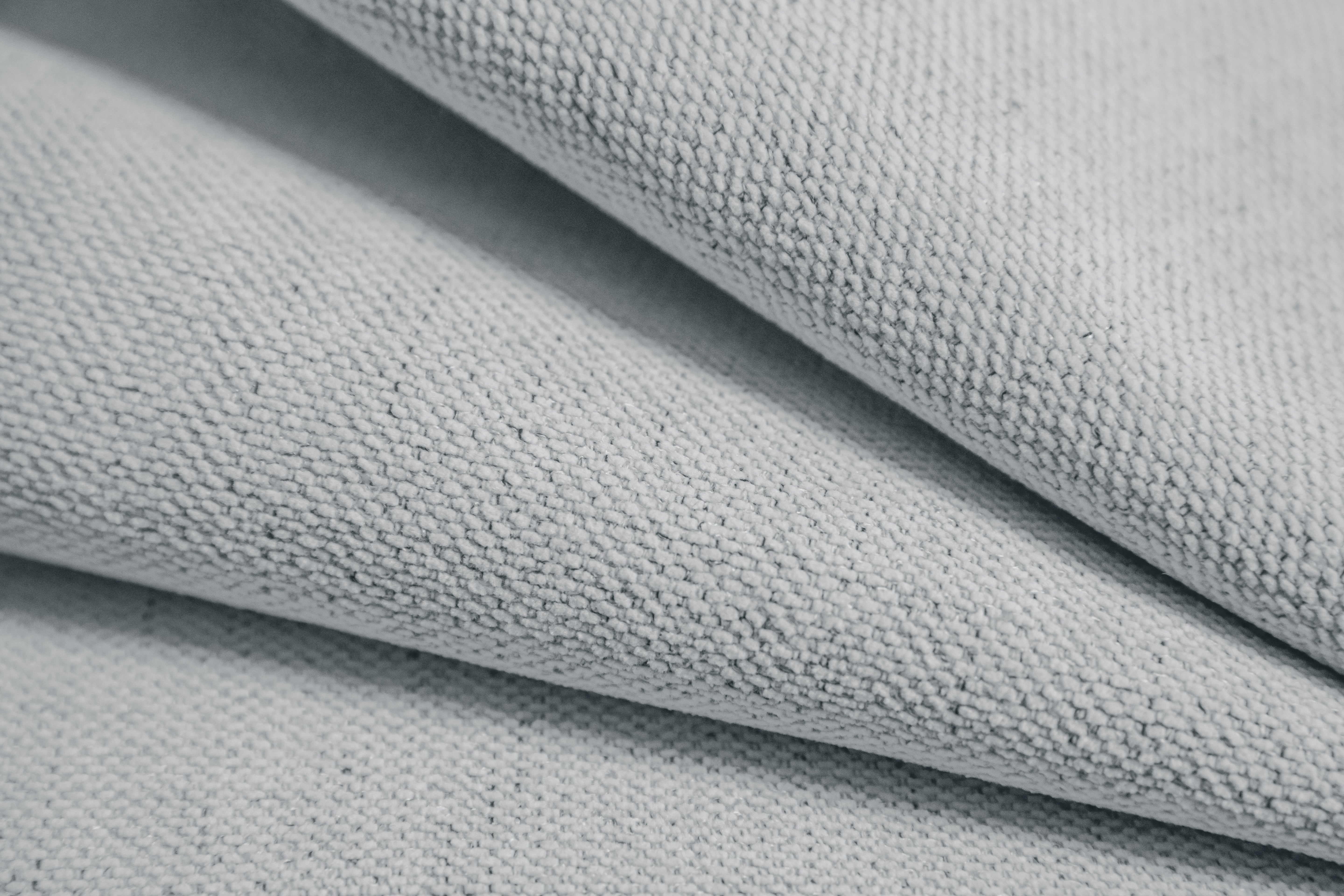 Otevřený pravý roh ASTRO světle šedý šenil