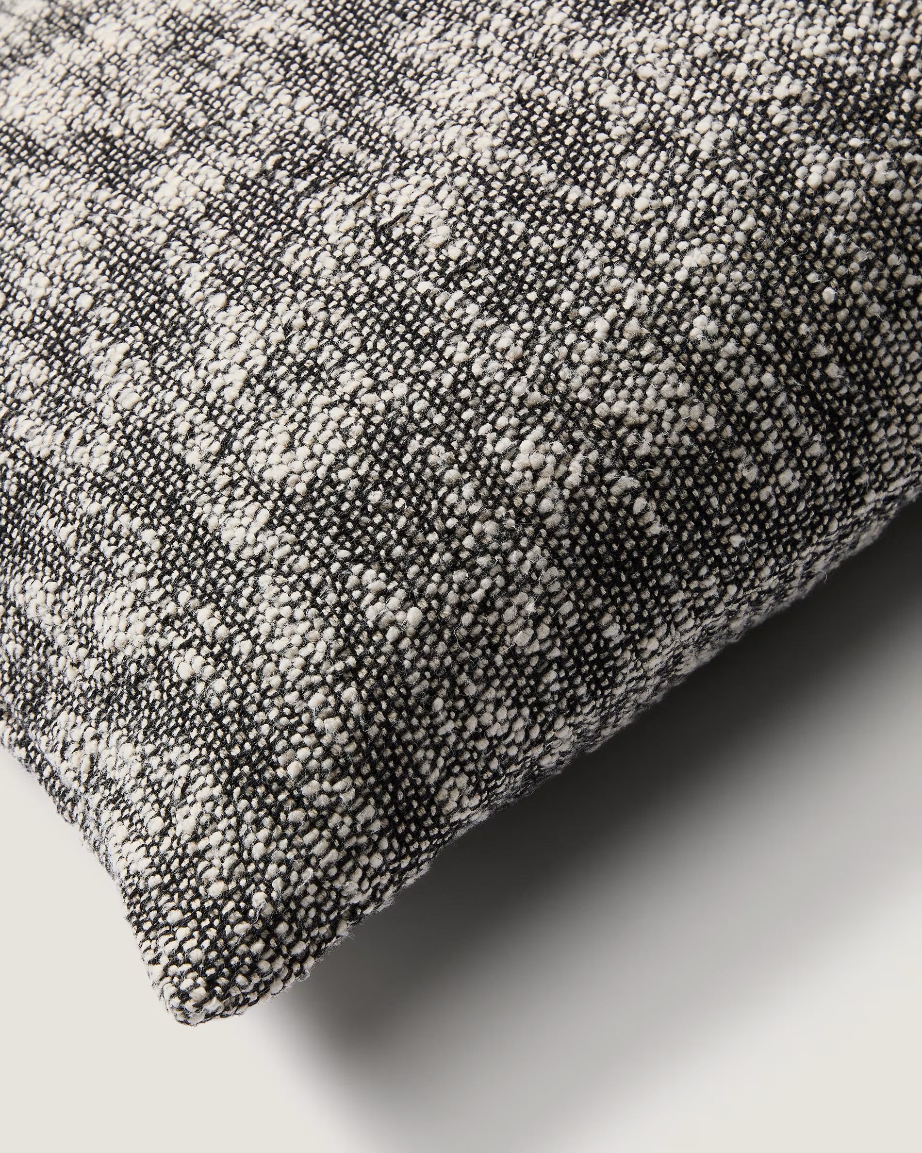 MEVINA cushion cover white with black