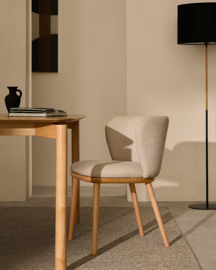 Křeslo v šenilové tkanině CISELIA béžové s jasným podstavcem