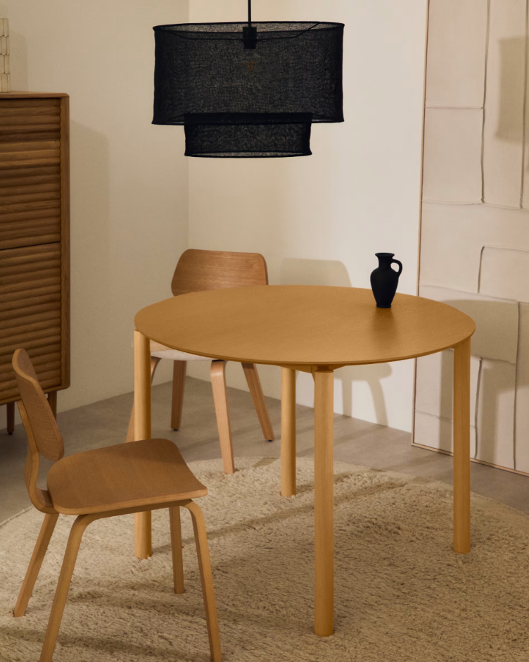 Kulatý stůl INDARA jasanový dýhovaný