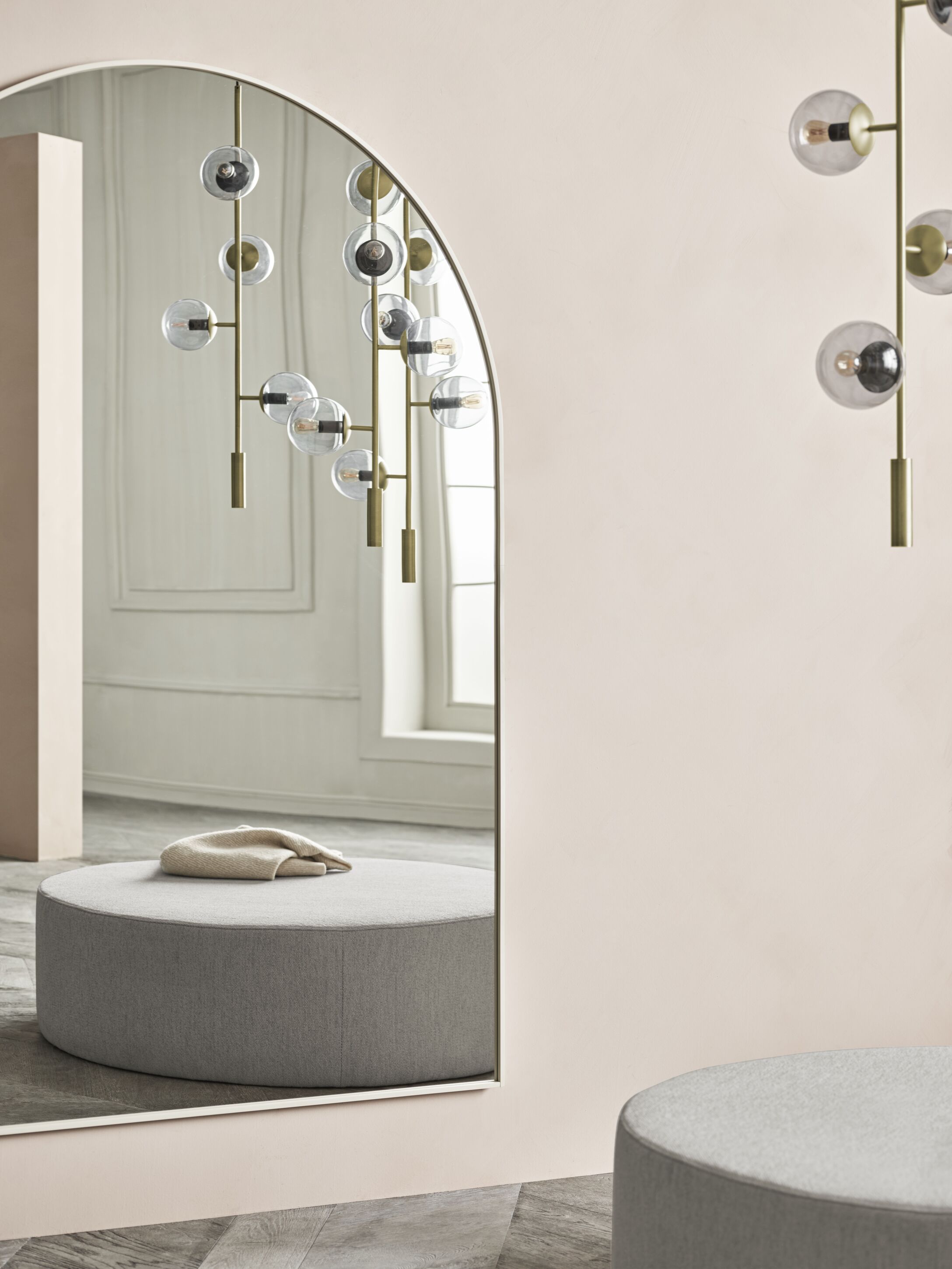 Lustr RIPPLE s černým rámem