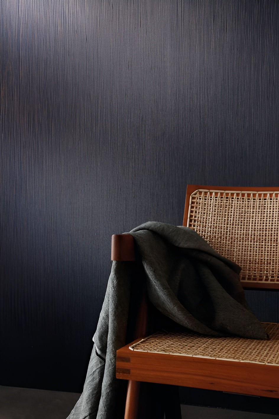 Textilní tapeta se strukturou v svislých pruzích JUSSIEU - CELADON zelenkavý