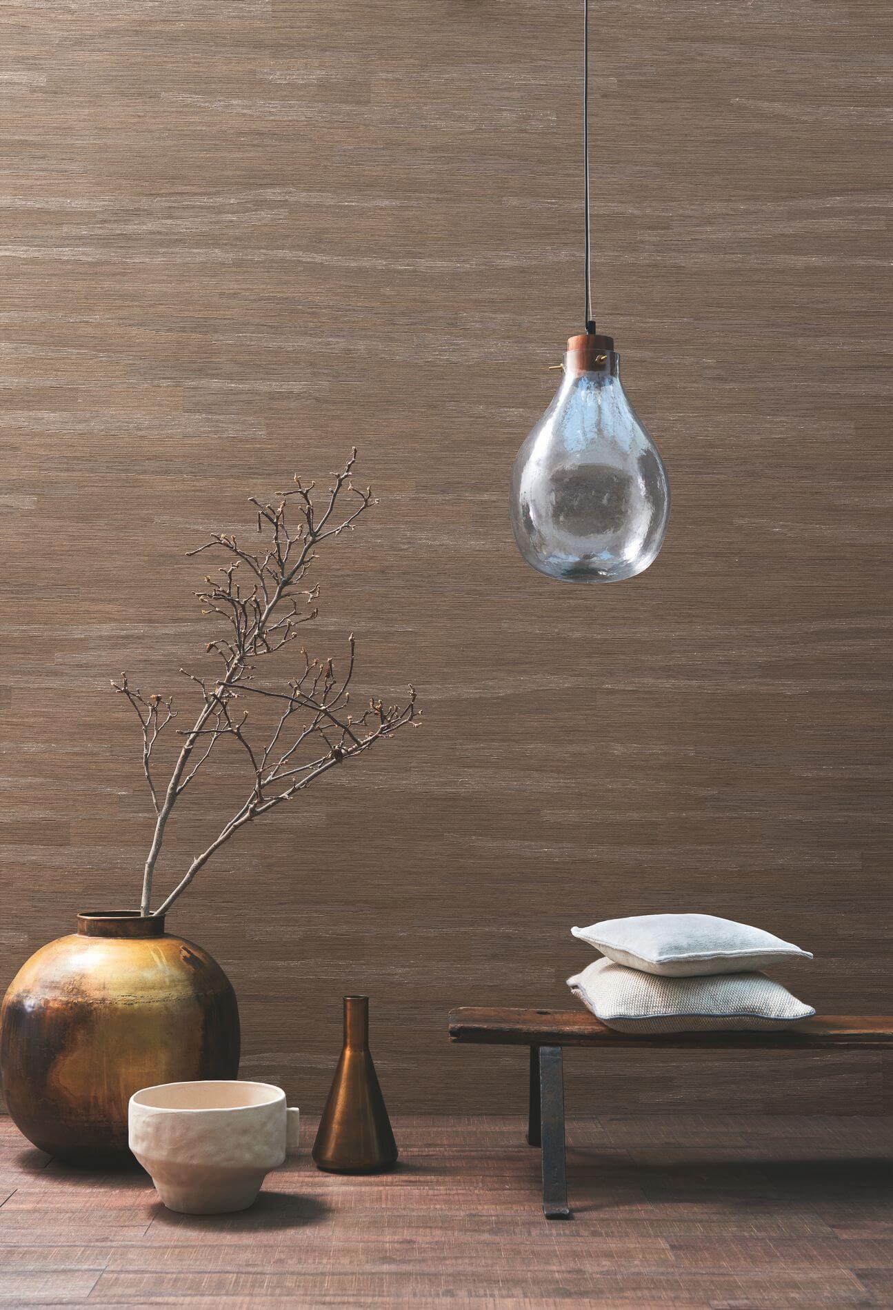 Textilní tapeta se strukturovaným pruhovaným vzorem a žakárovým tkaním HALANA - VERT EMERAUDE smaragdová