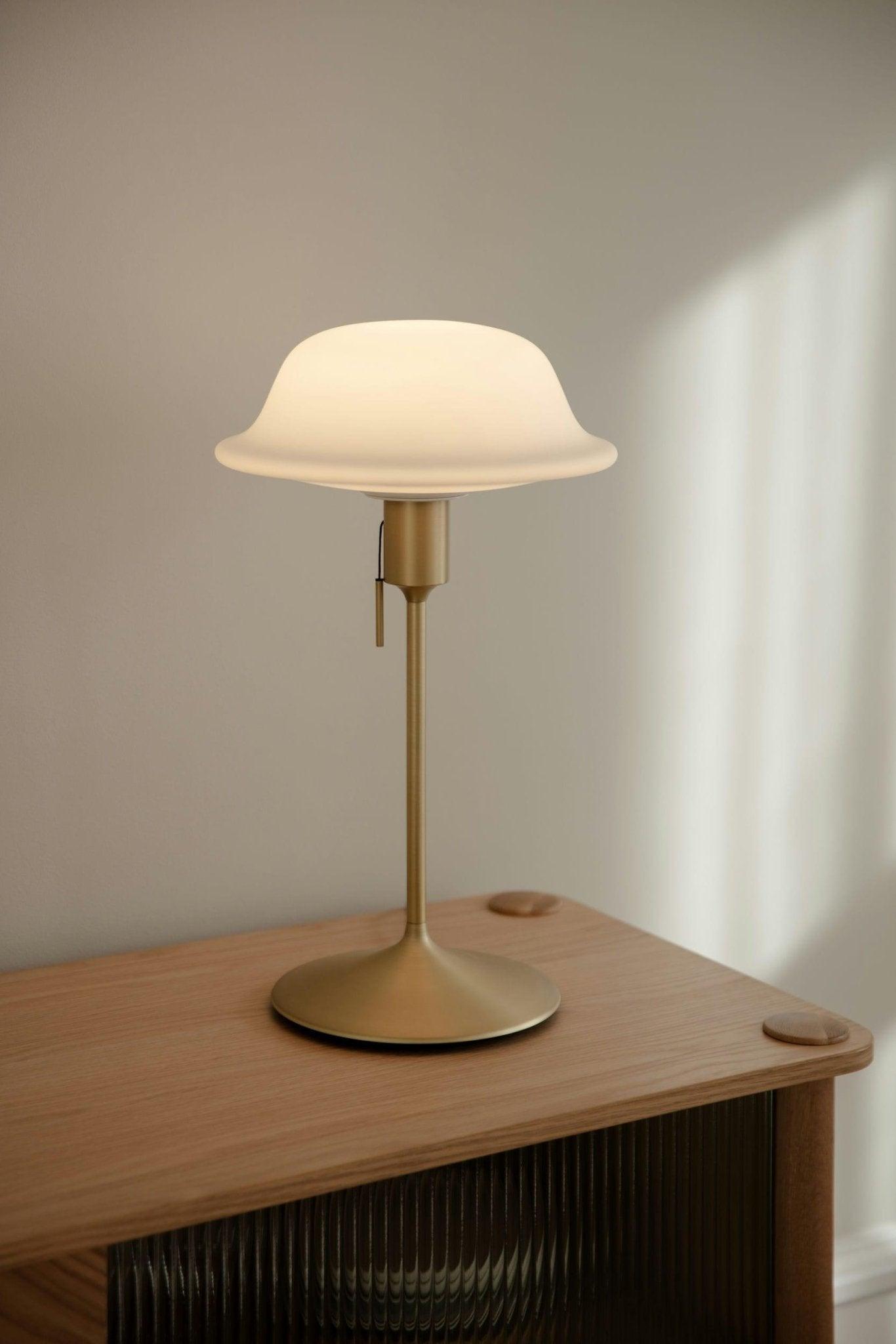 Abażur MANTA RAY biały ze złotym UMAGE Eye on Design
