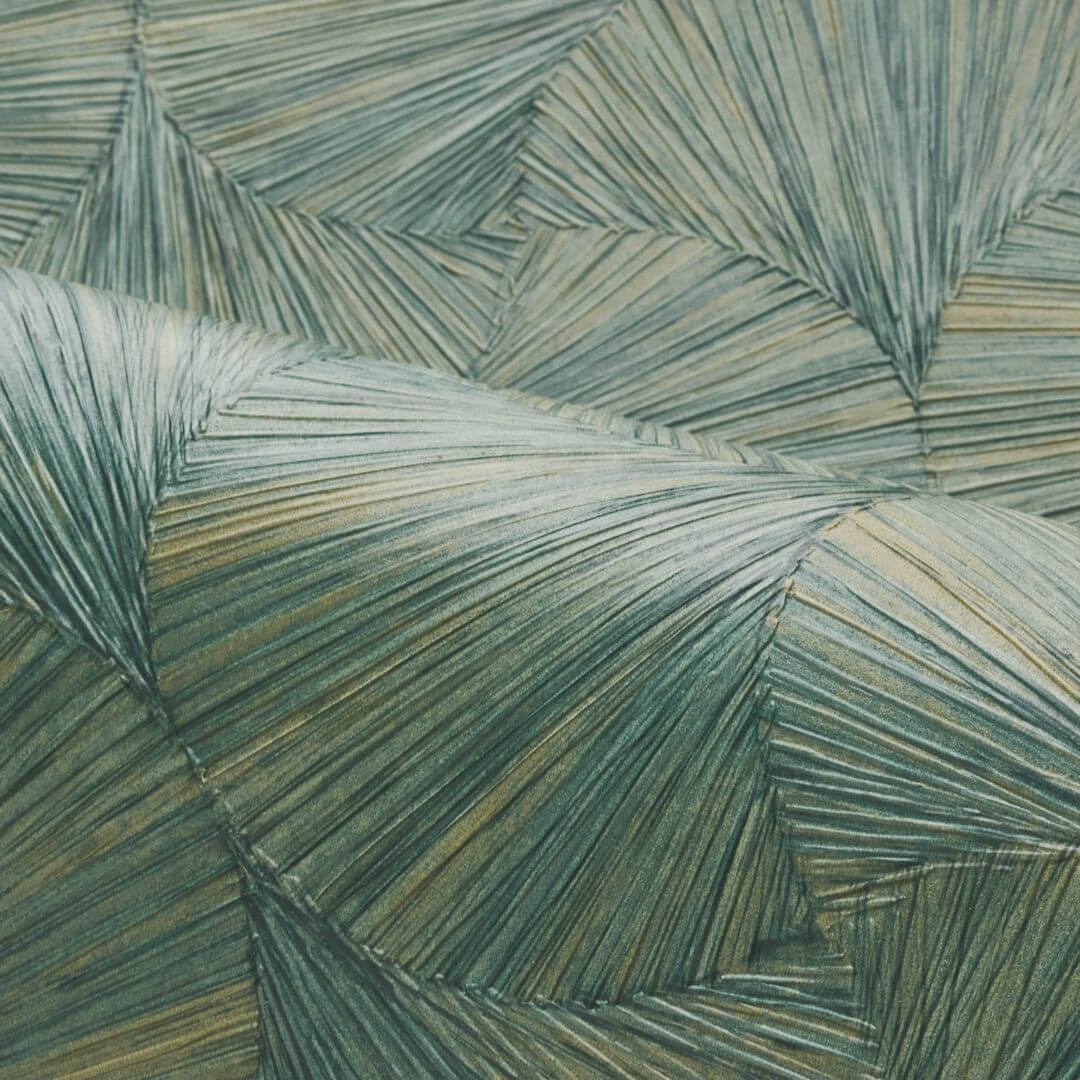 Geometrická strukturovaná tapeta s rostlinným motivem listů LOMBOK - ÉMERAUDE smaragdová