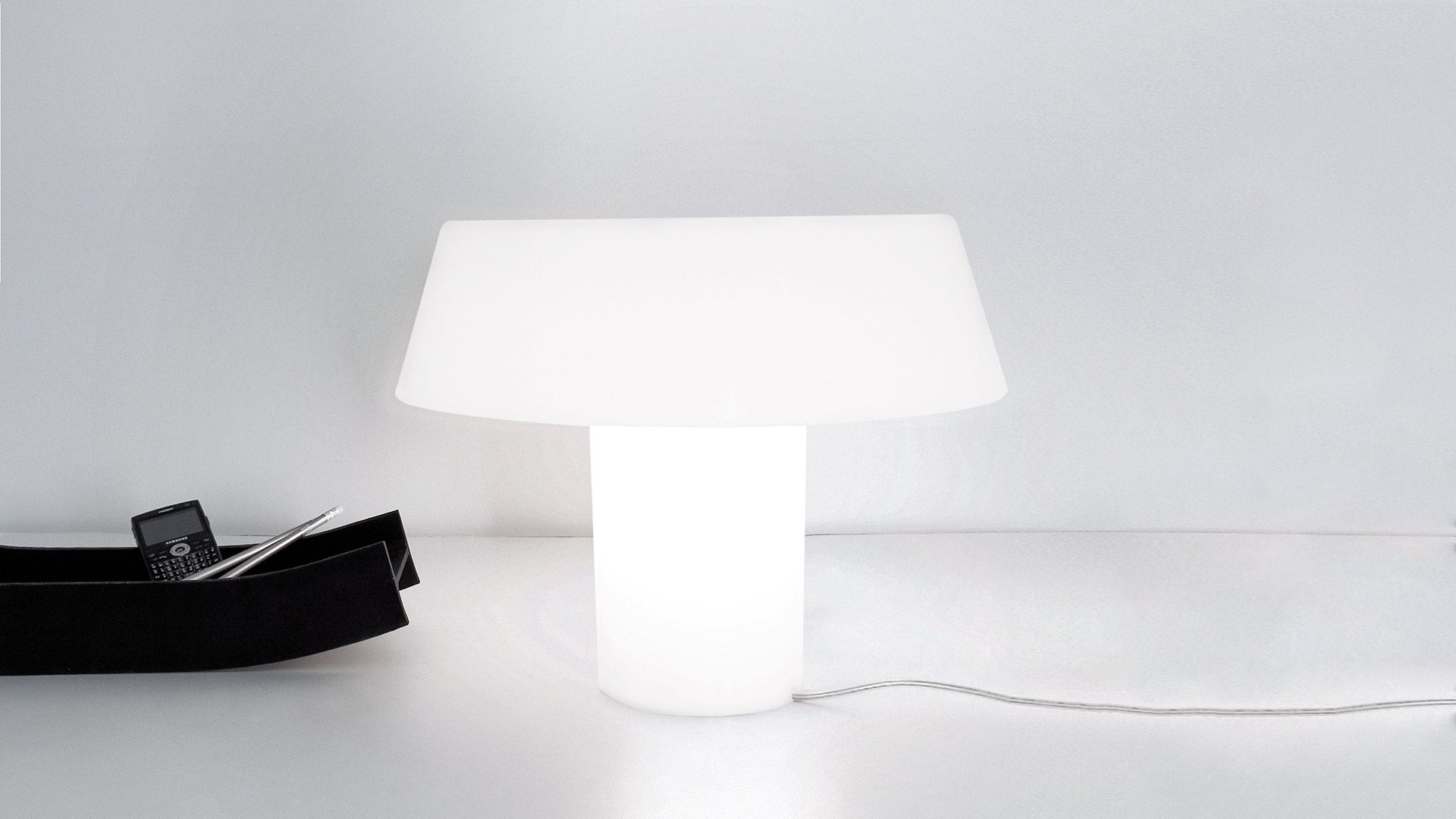 Stolní lampa AMAMI bílá