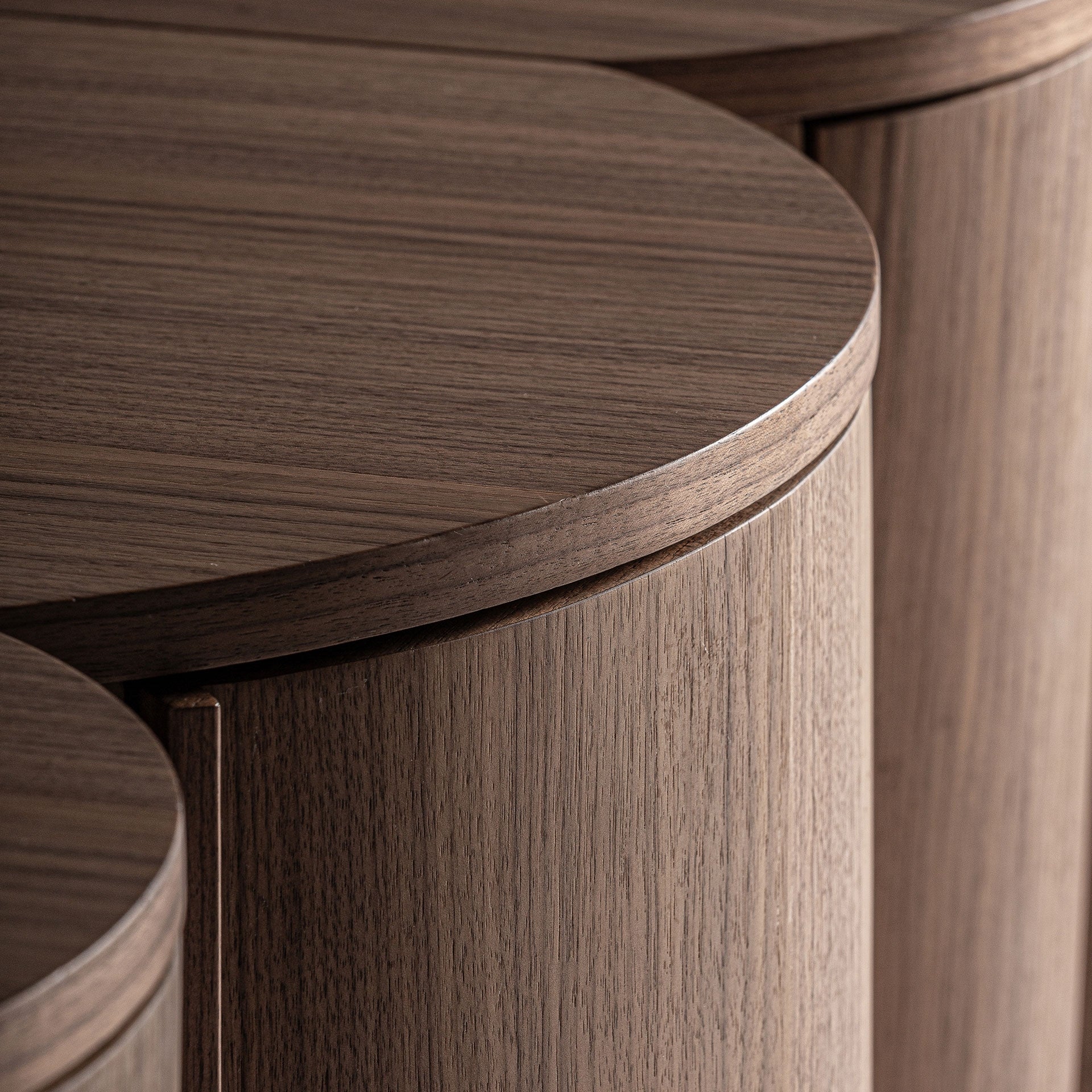 GIFHORN Chest of Drawers in Walnut Finish