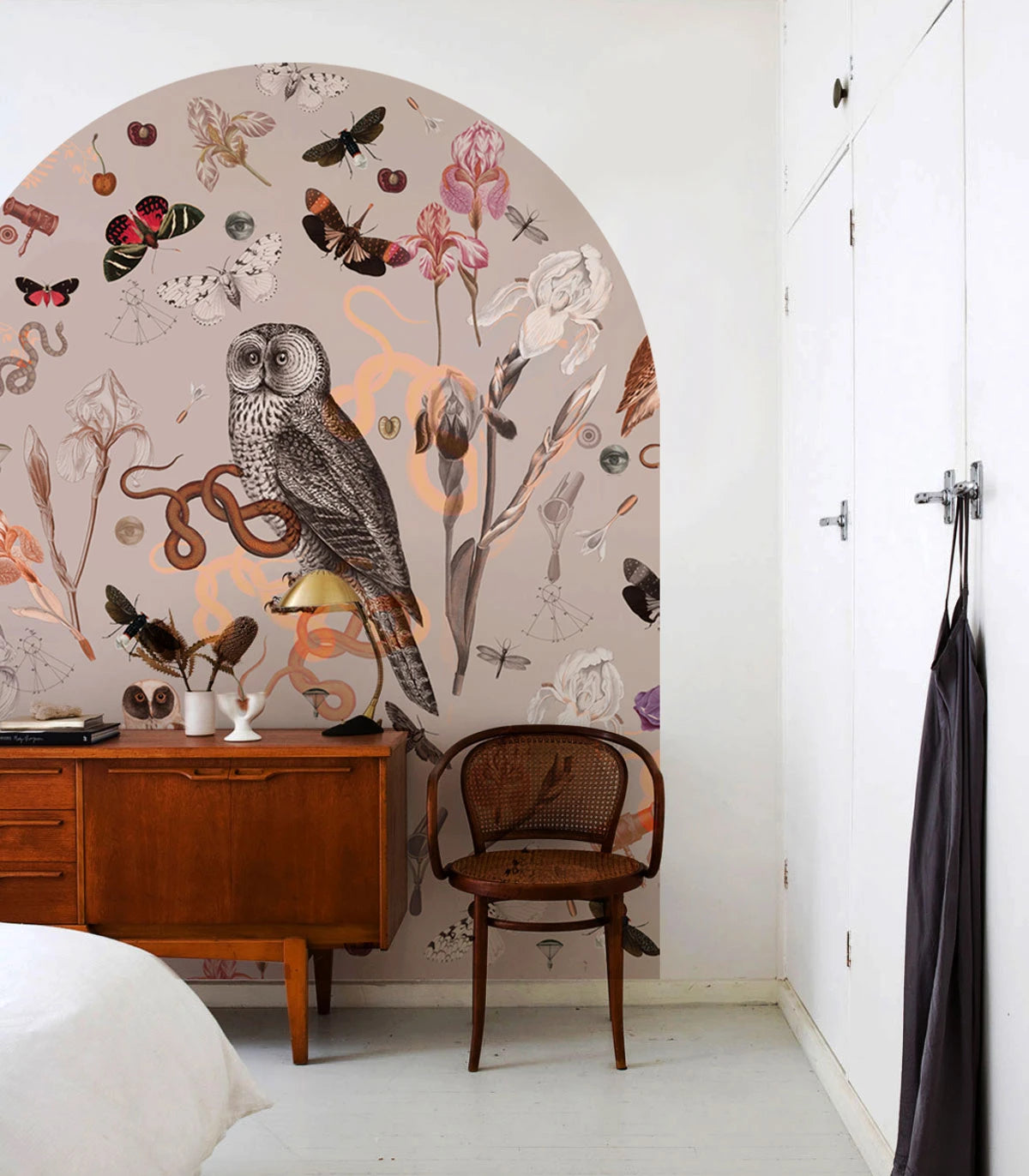 Růžový flizelinový mural ve tvaru oblouku PINK OWLS