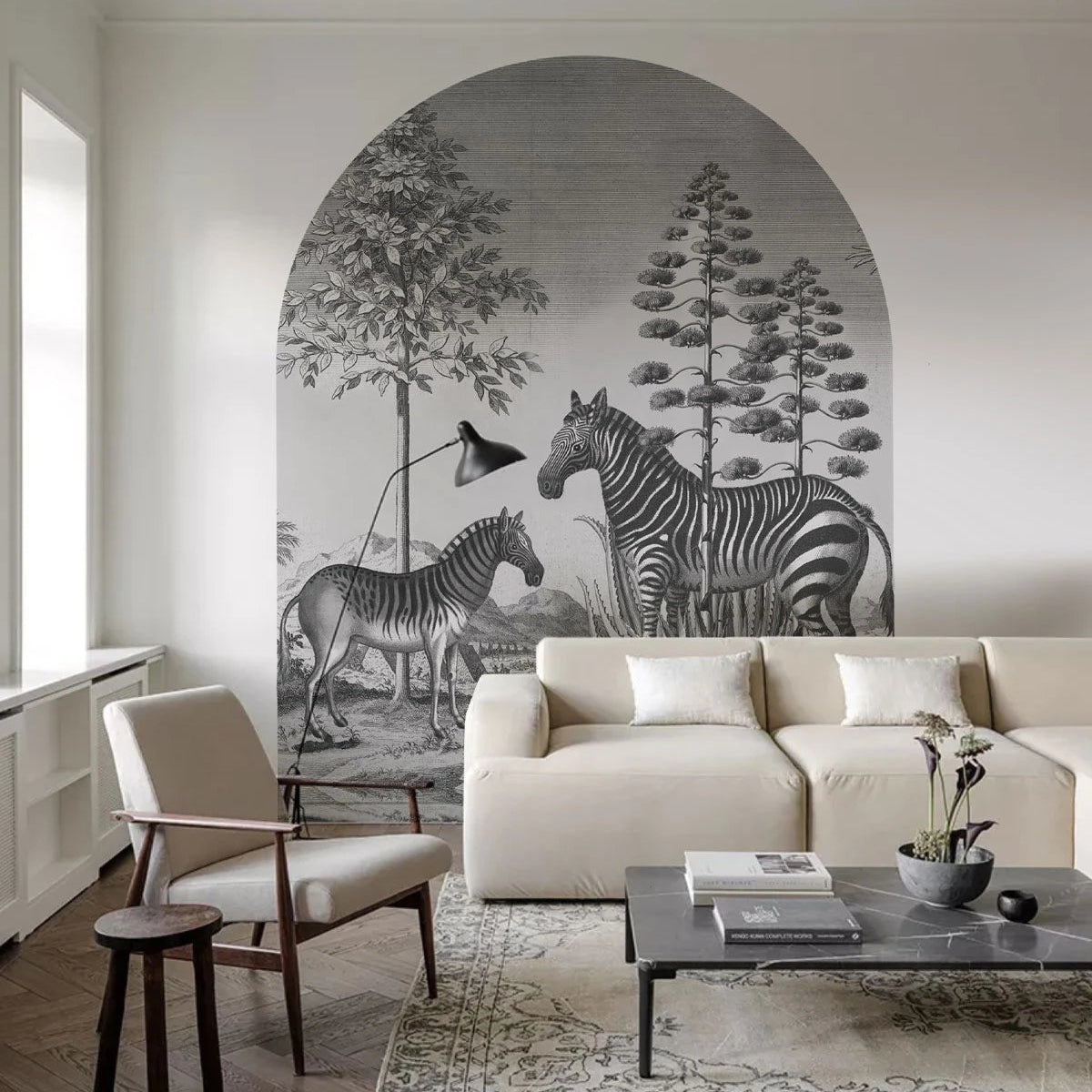 Šedá muralová tapeta z flizelínu ve tvaru oblouku ZEBRA ON AGAVE