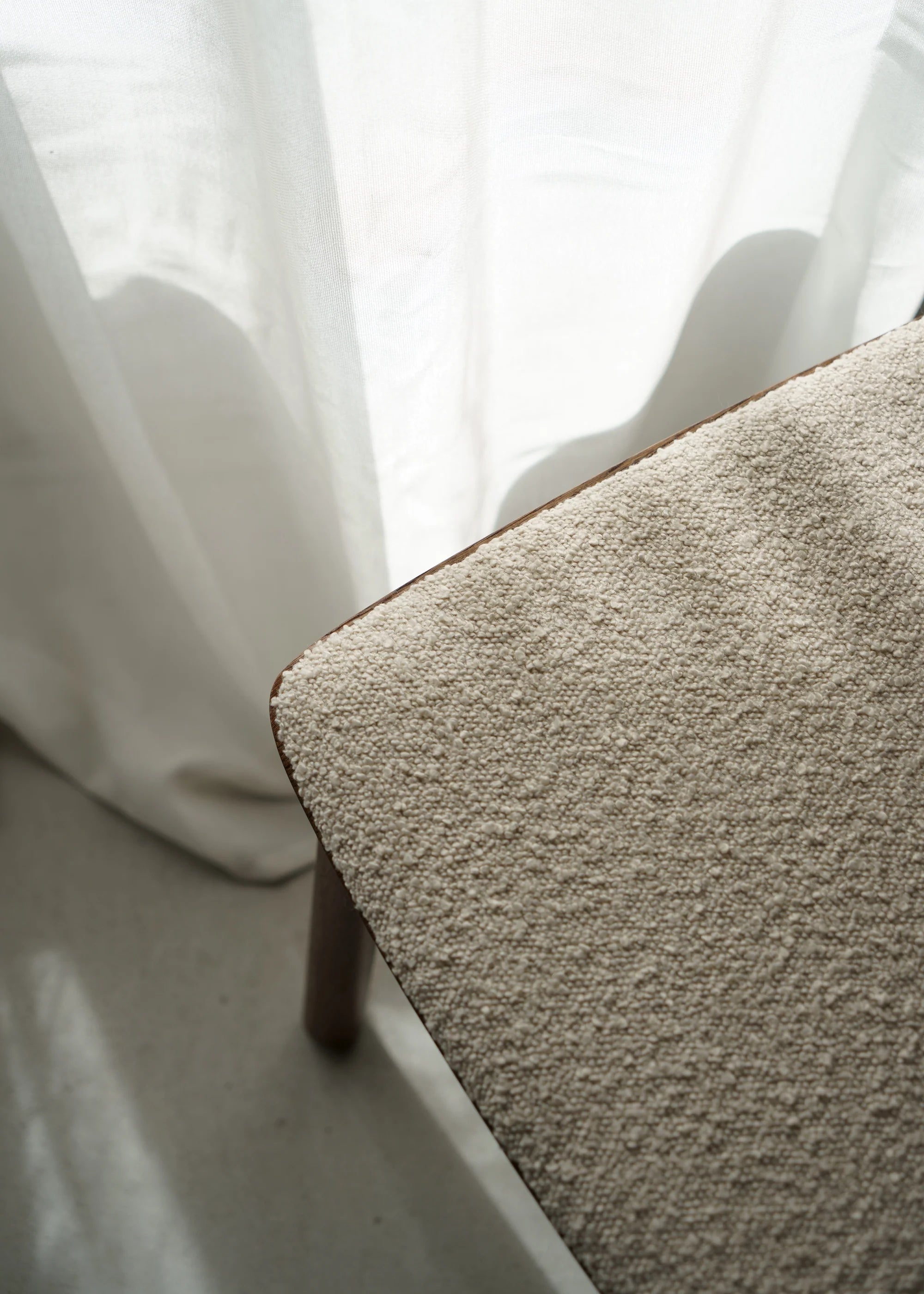 Židle ARCHE SOFT tmavé dubové dřevo