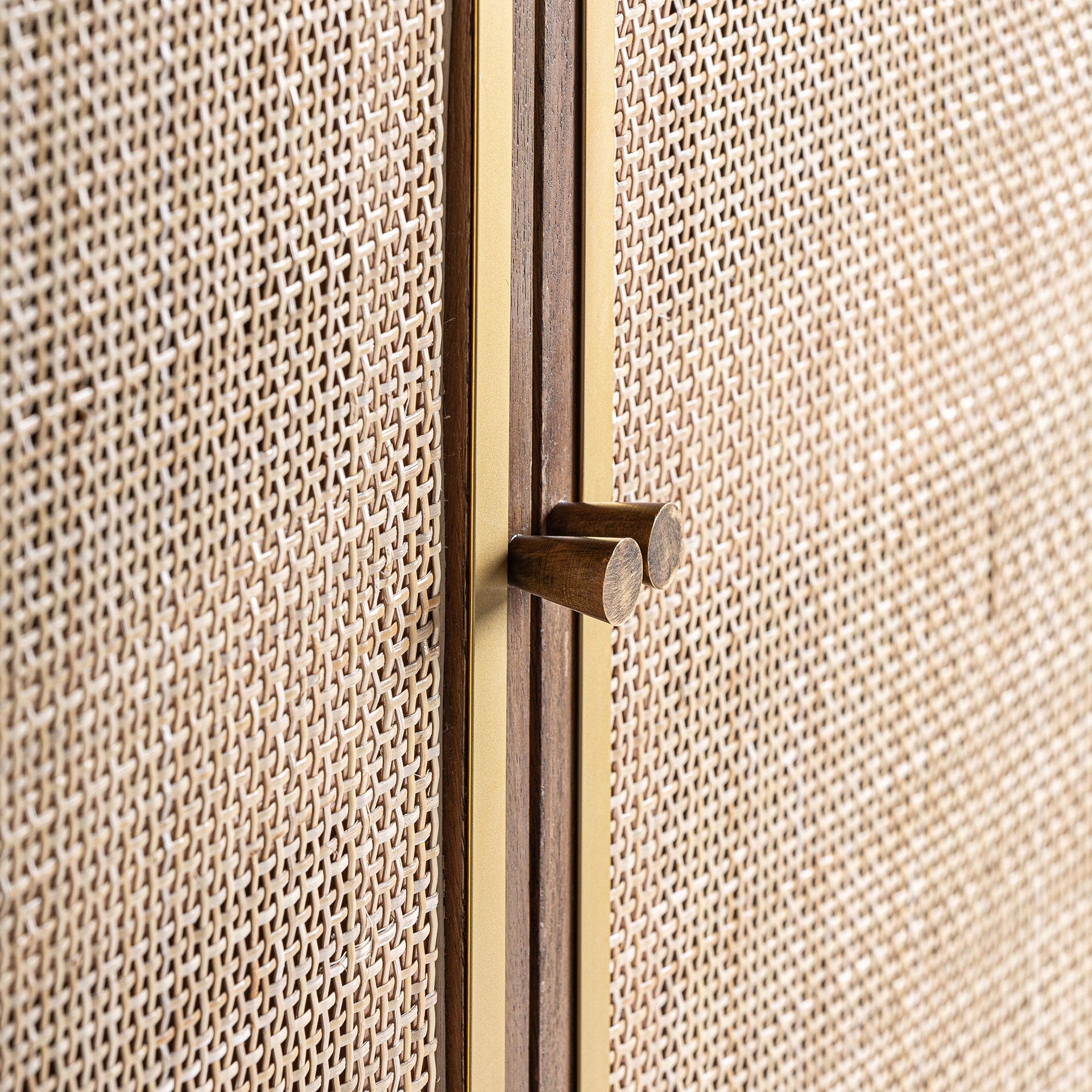 GONDORF Wardrobe in Mango Wood with Rattan