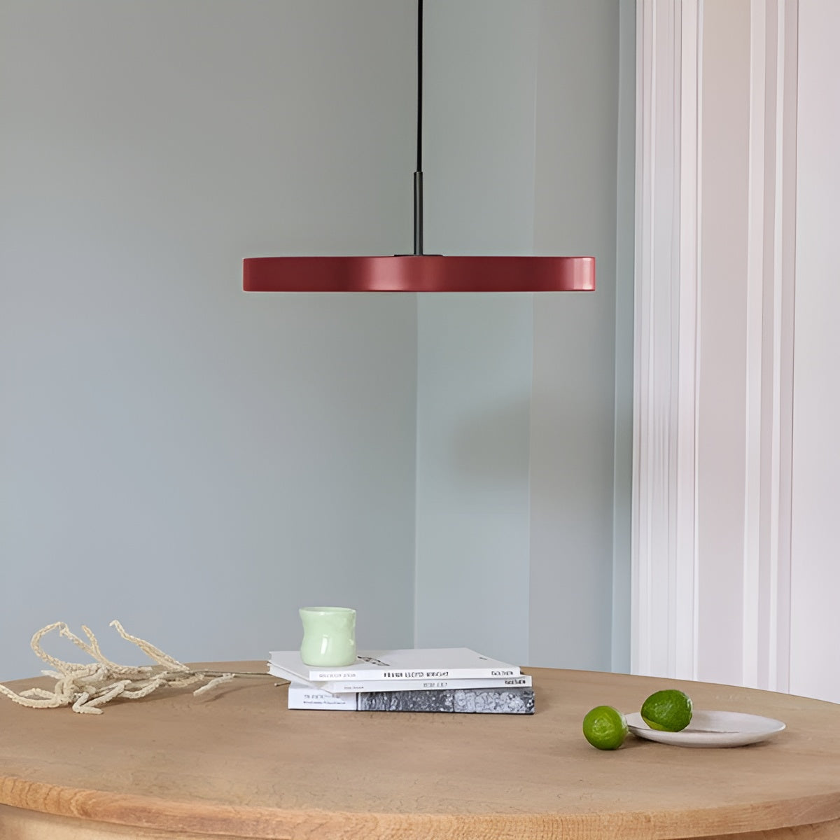 ASTERIA PLUS pendant lamp in burgundy with black insert