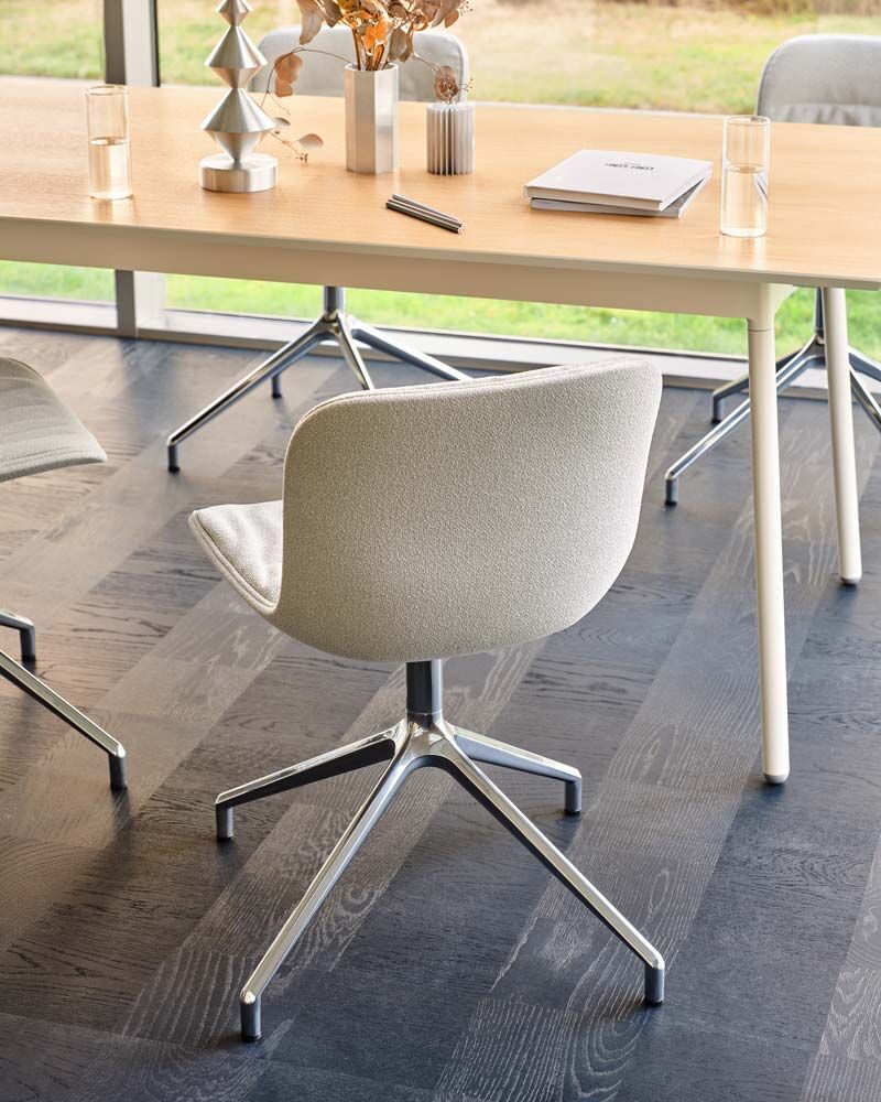 Krzesło obrotowe BALTIC 2 SOFT DUO aluminium polerowane na kółkach