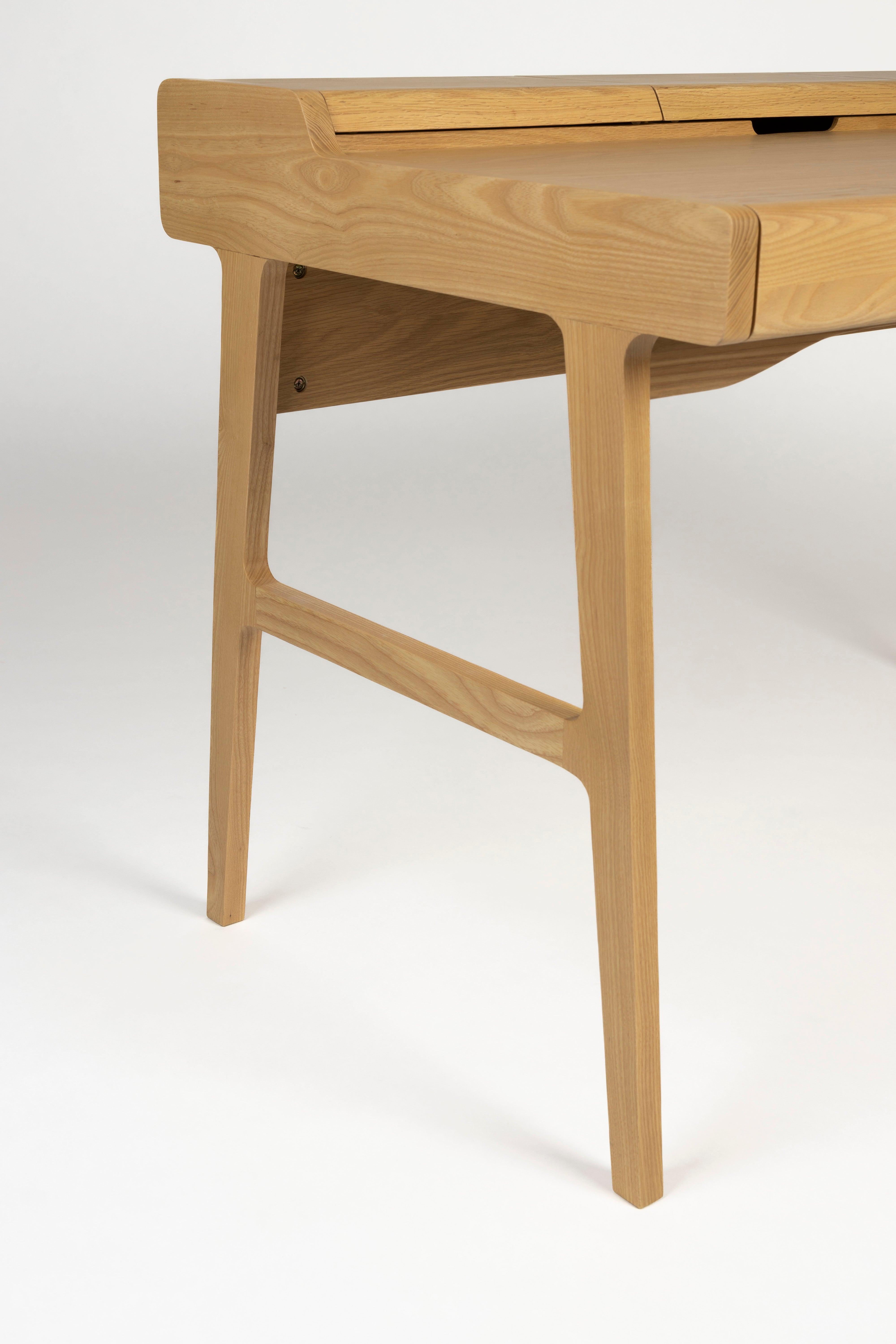 Biurko KAAT drewno dębowe Zuiver Eye on Design