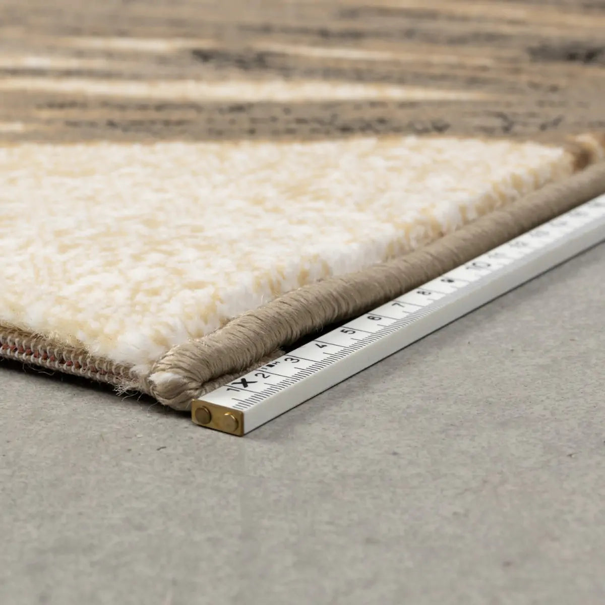 LEGEND OF KOI CARPET beige-gray rug