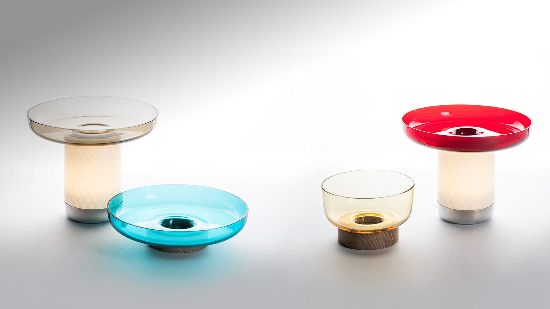 Bonta turquoise tray with wooden base