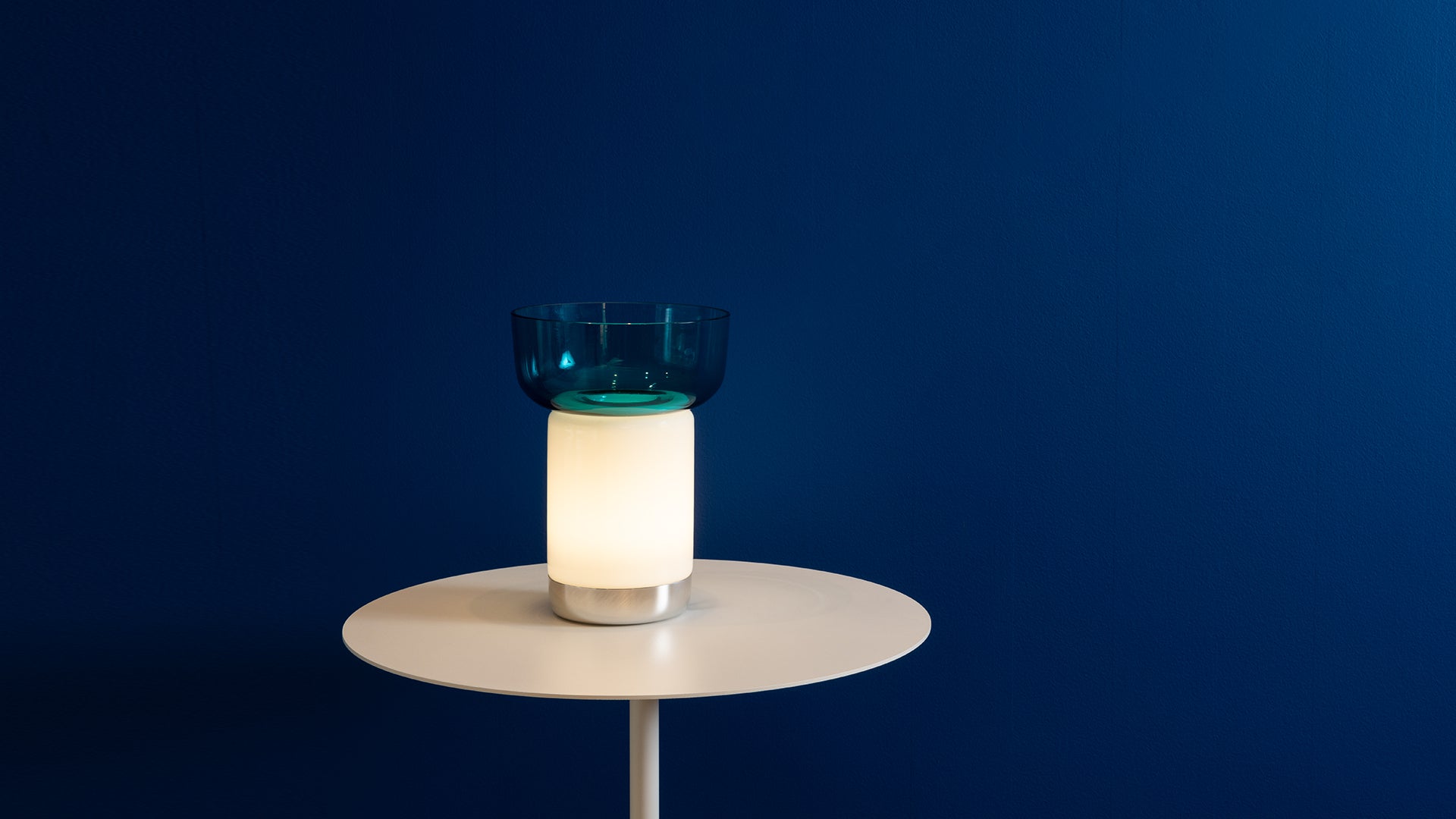 Přenosná lampa BONTA BOWL bílá s tyrkysovou