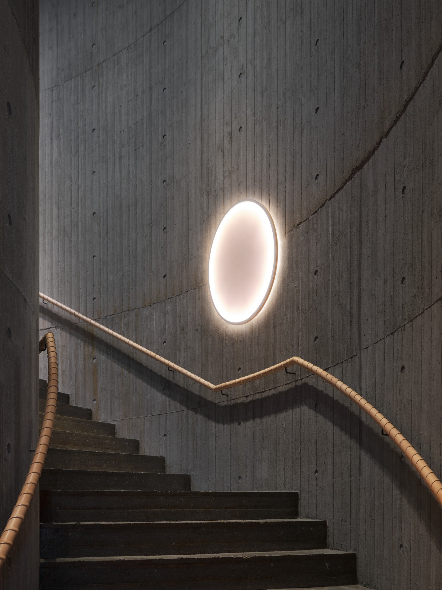 Nástěnná lampa CALM bílá se šedým okrajem