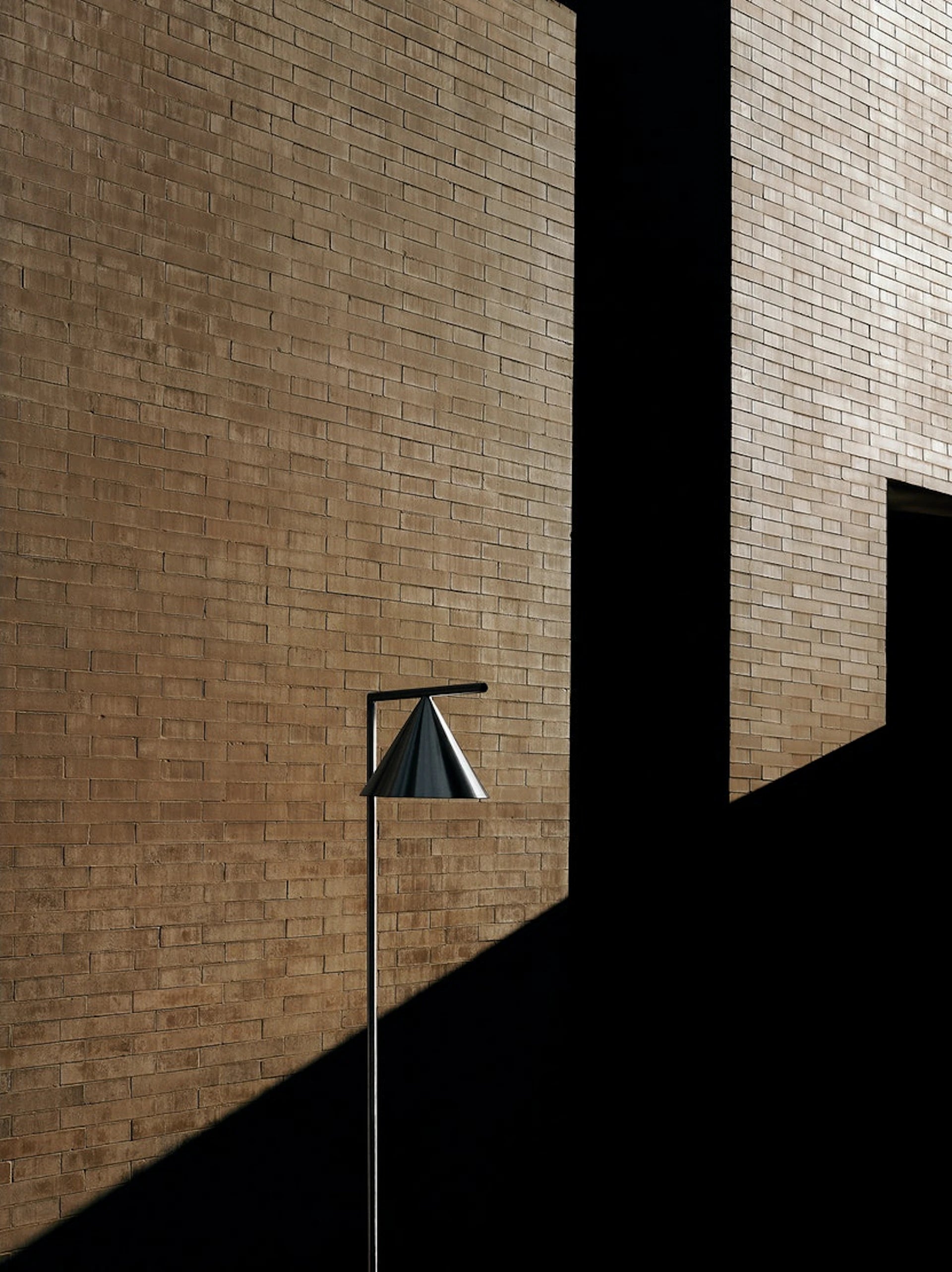 Stojací lampa CAPTAIN FLINT šedá