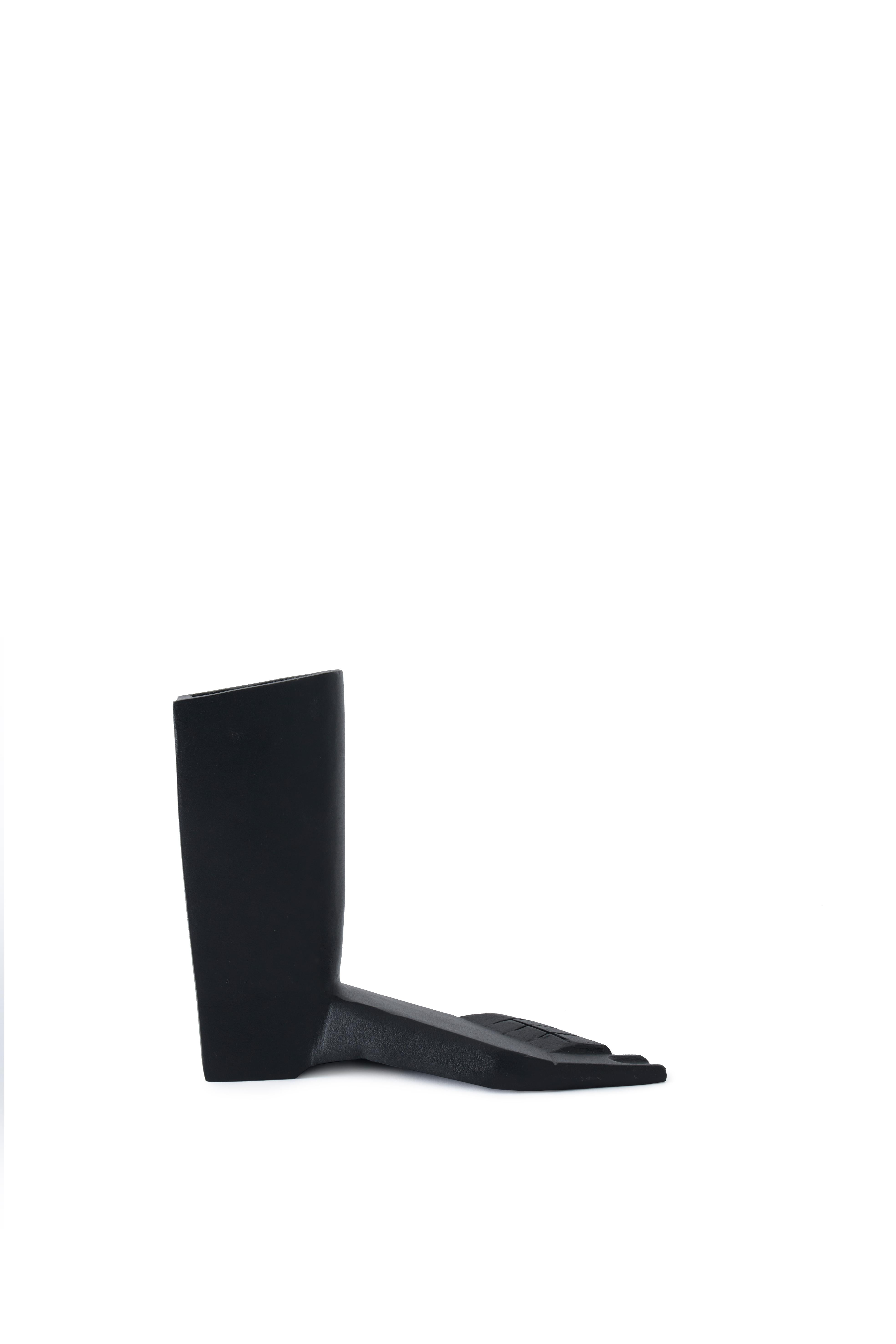 CAST FOOT Decoration Black