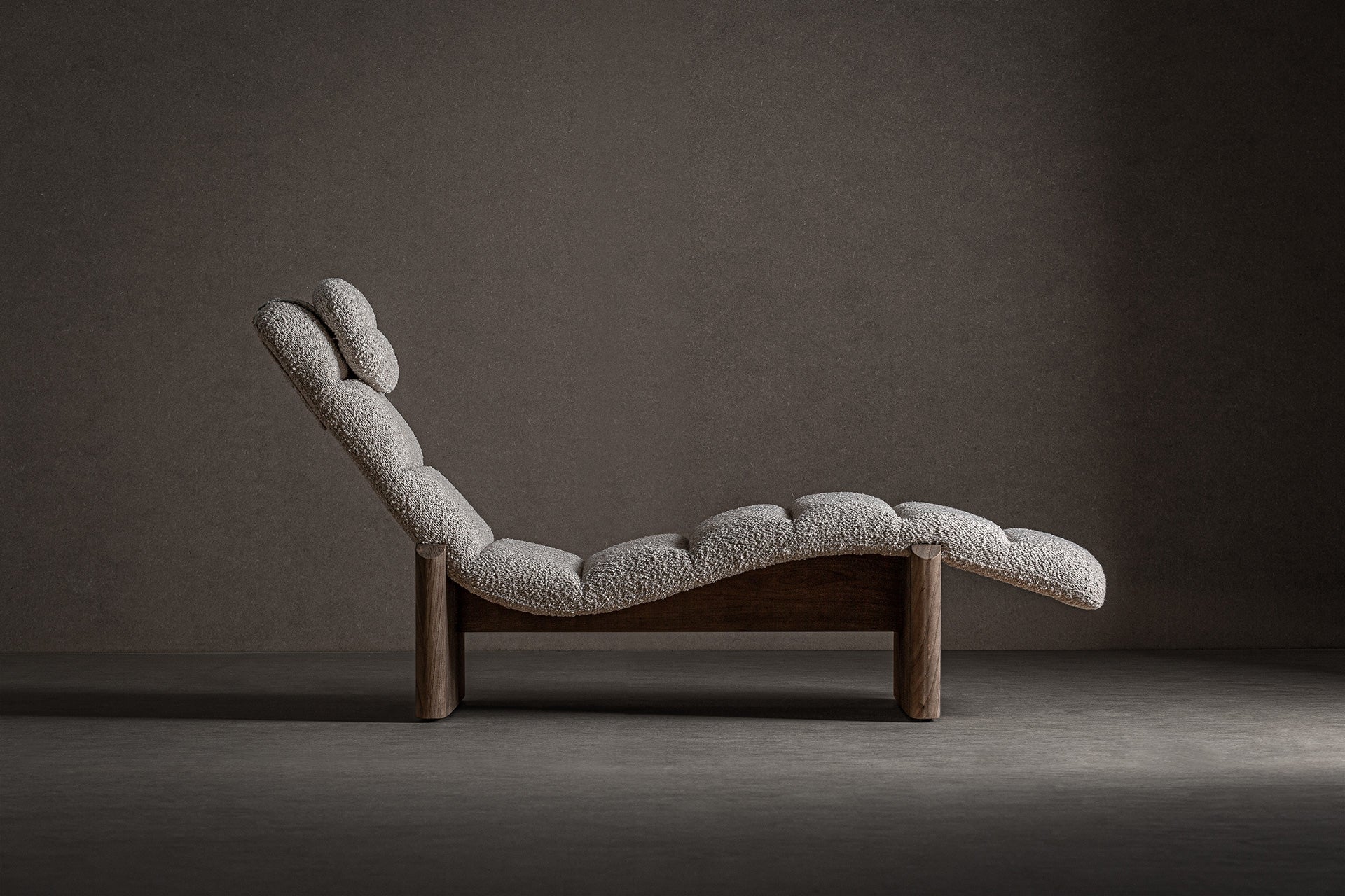 Beige JACQUARD Chaise Longue with Wooden Base