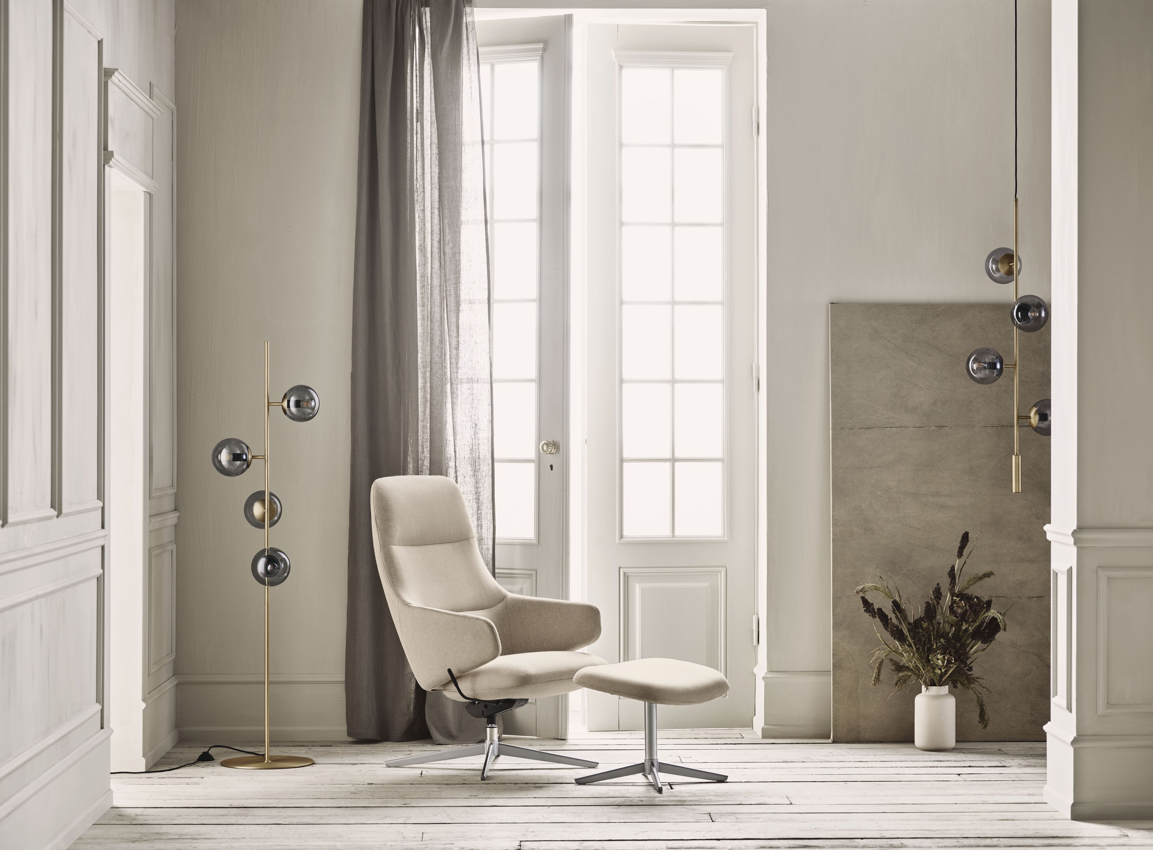 Křeslo čalouněné CLARA černá kovová základna