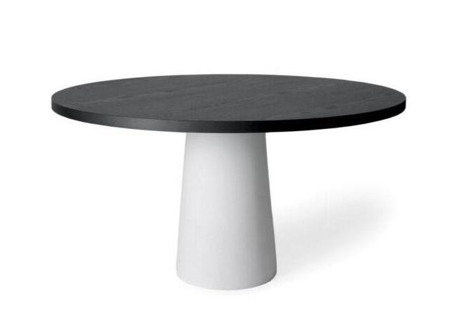 Kulatý stůl CONTAINER z dubového dřeva