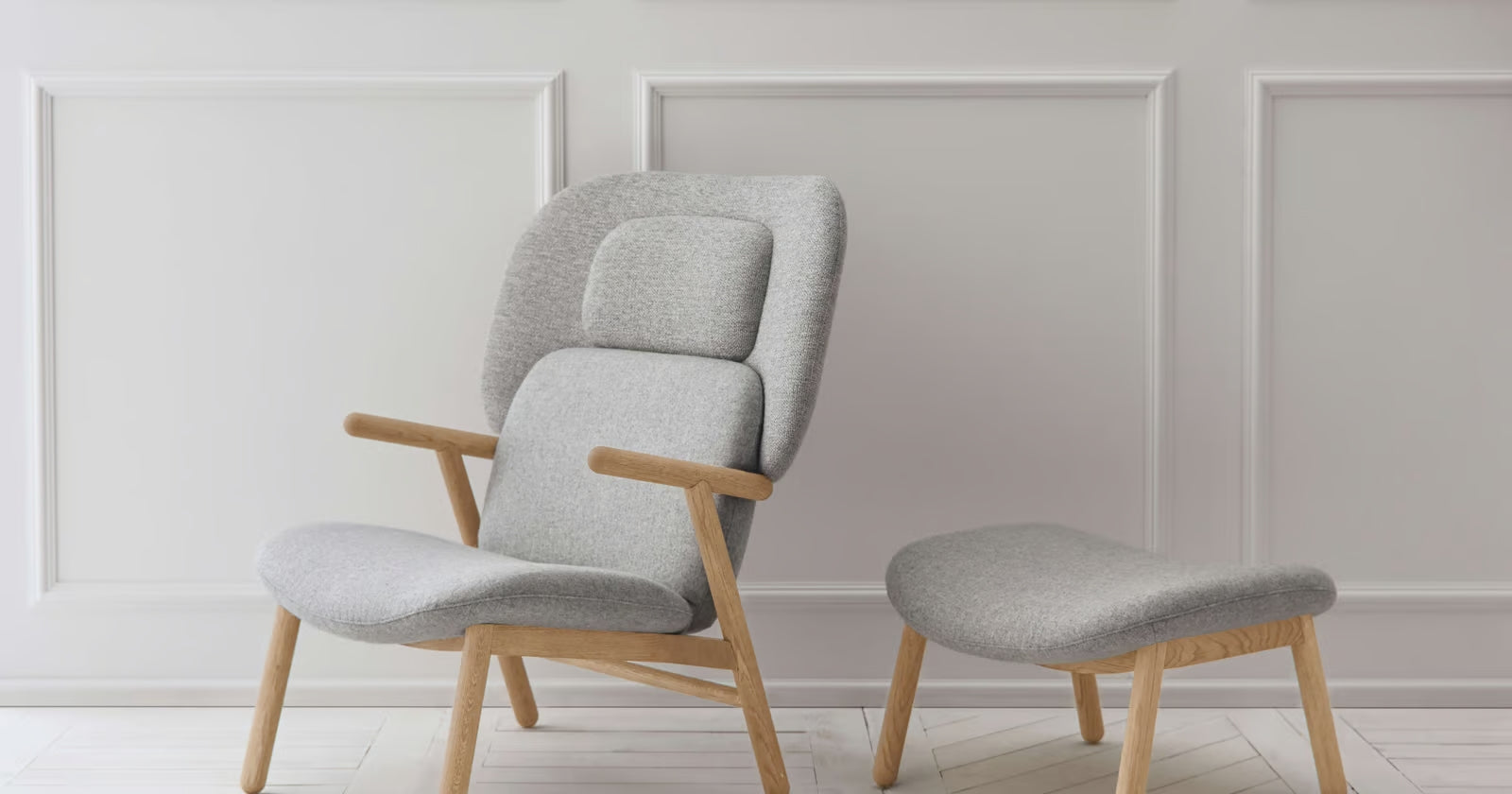 Křeslo s vysokým opěradlem COSH, základna z dubového dřeva