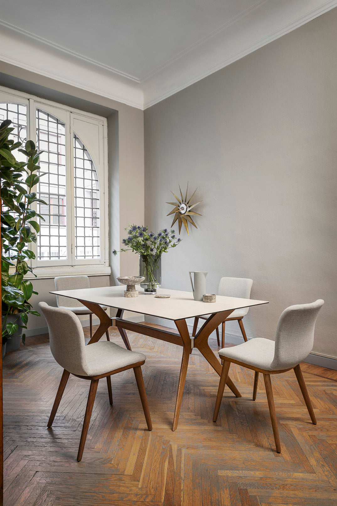 ANNIE upholstered chair with walnut base