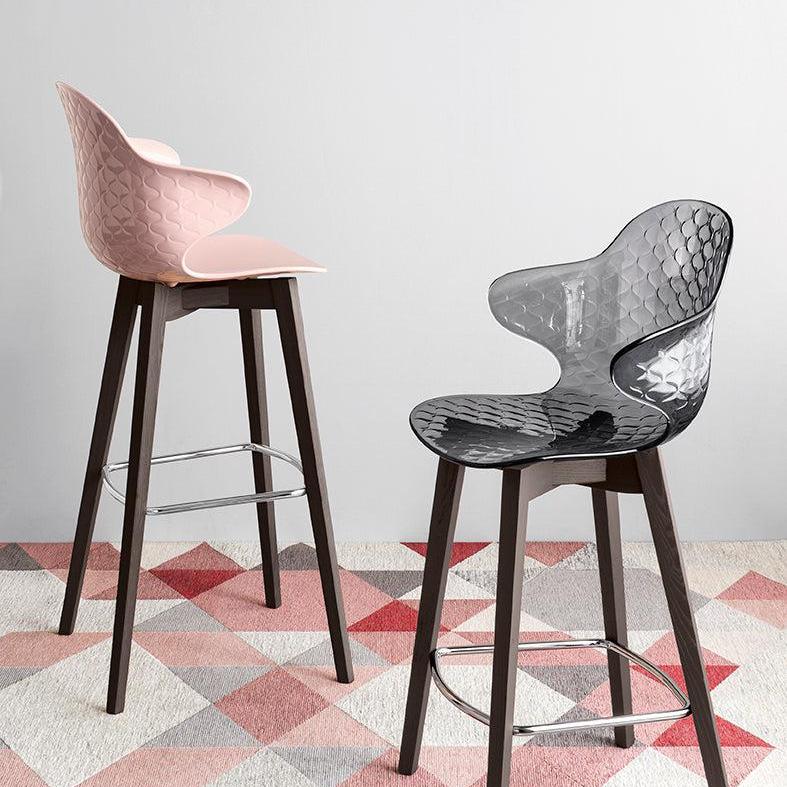 Barová židle SAINT TROPEZ s hnědým sedákem a světlou dřevěnou základnou