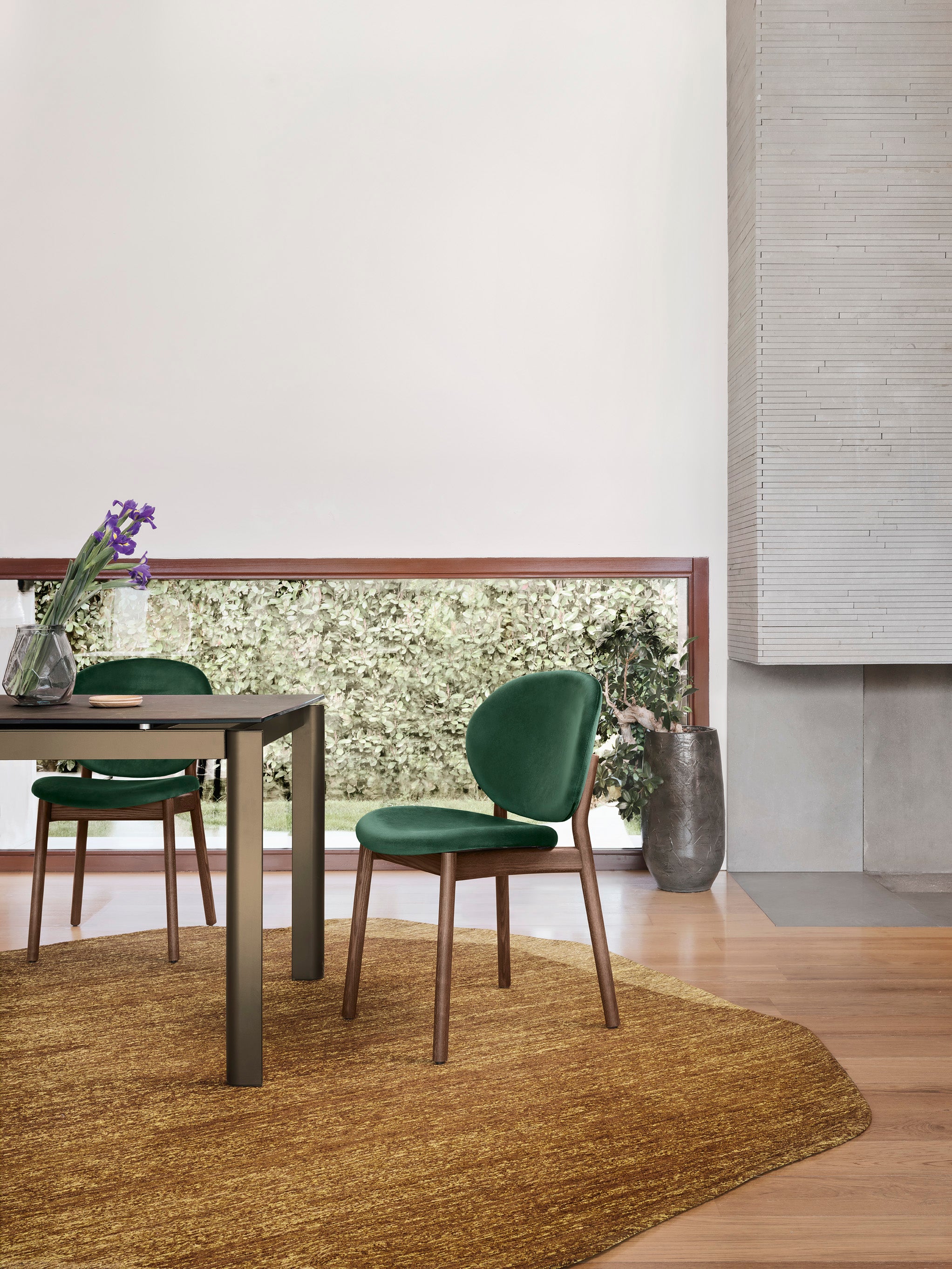 Expandable Table STREAM black top with black base