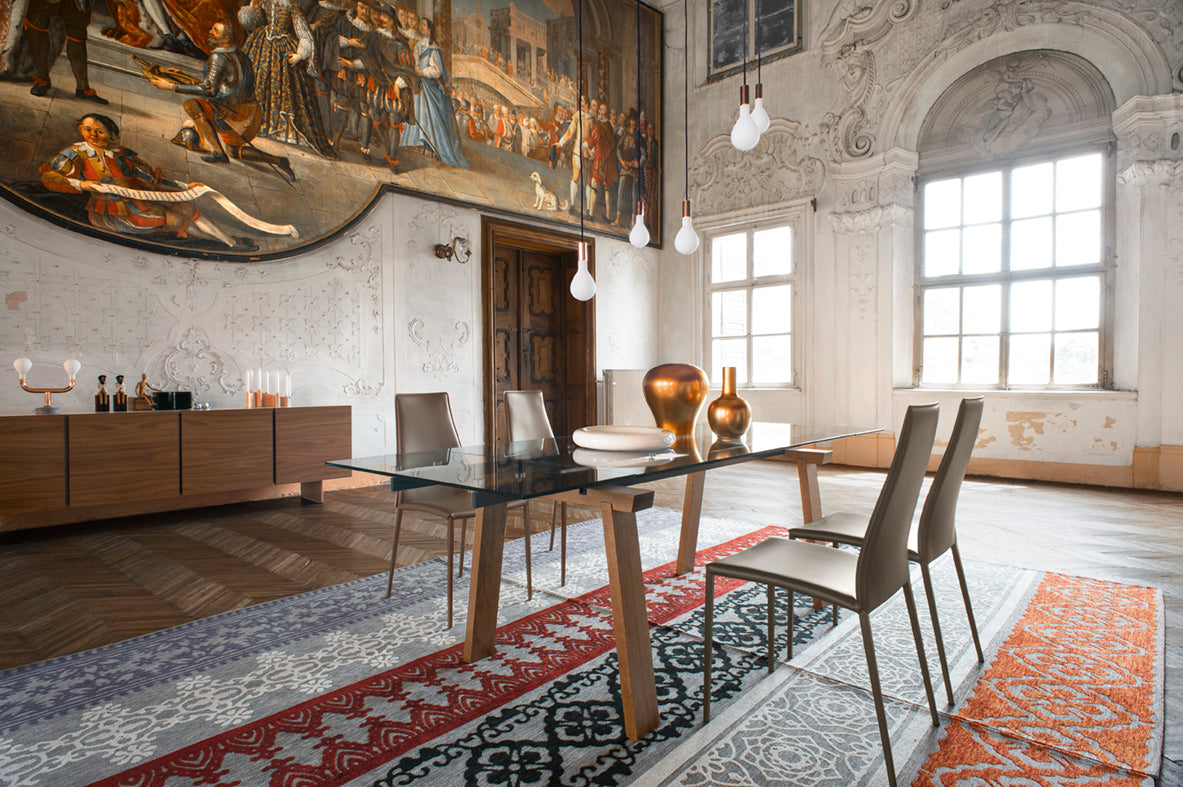 Rozkládací stůl LEVANTE se skleněnou deskou a grafitovou základnou