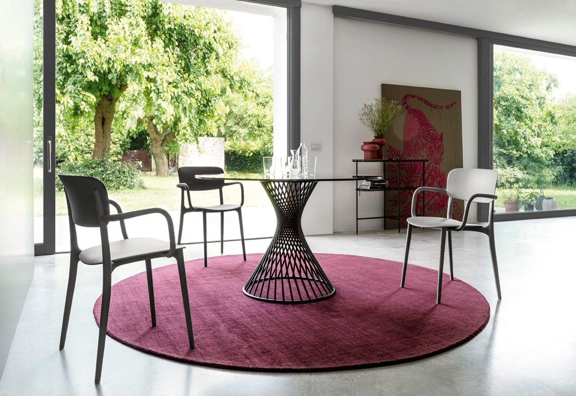 Kulatý stůl VORTEX se skleněnou kouřovou deskou a černým podstavcem