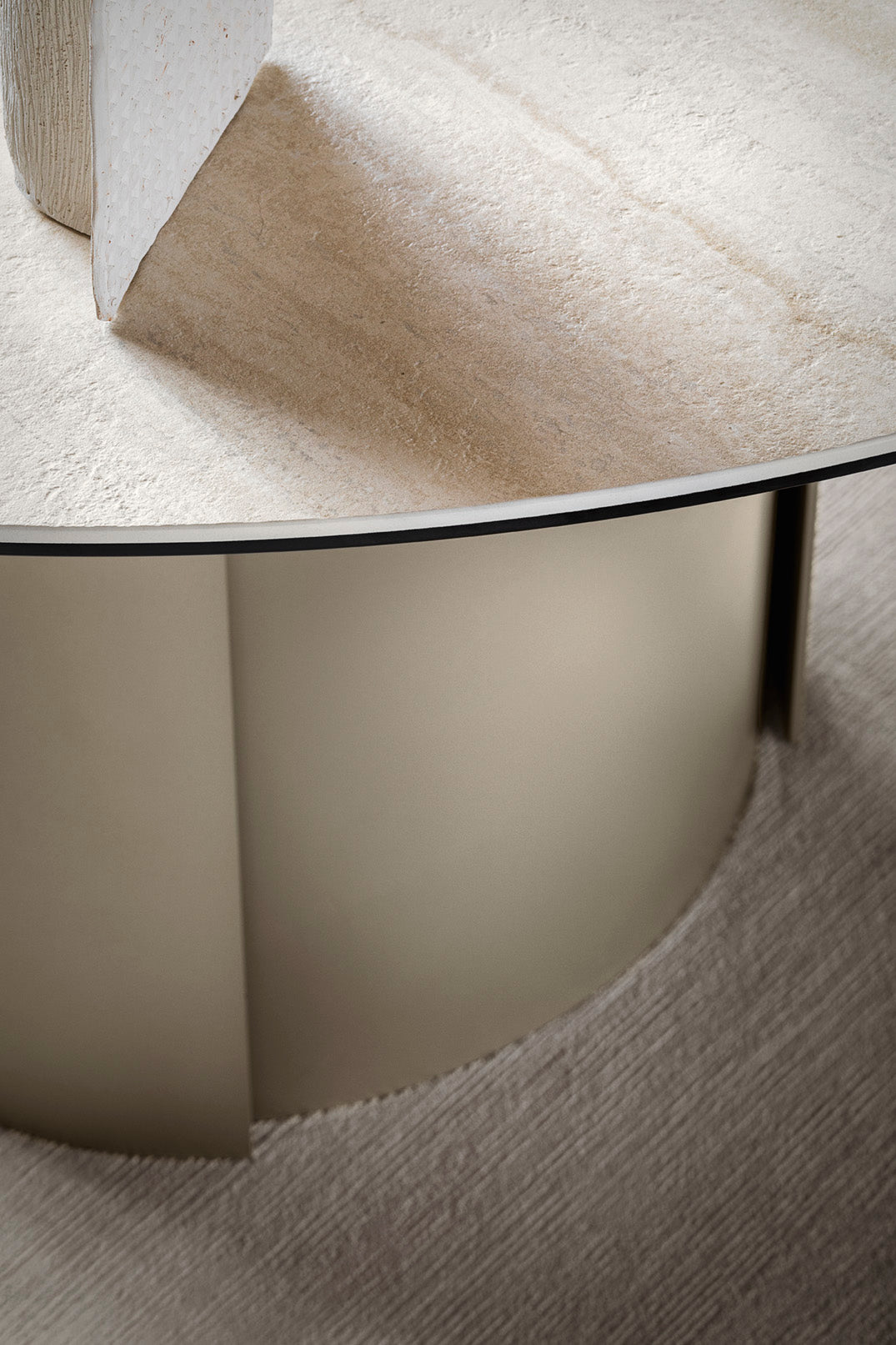 YOROI Round Table with Black Wooden Top and Black Base