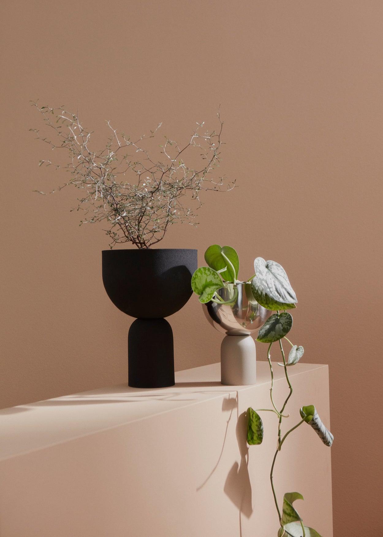 Doniczka TORUS czarny AYTM Eye on Design