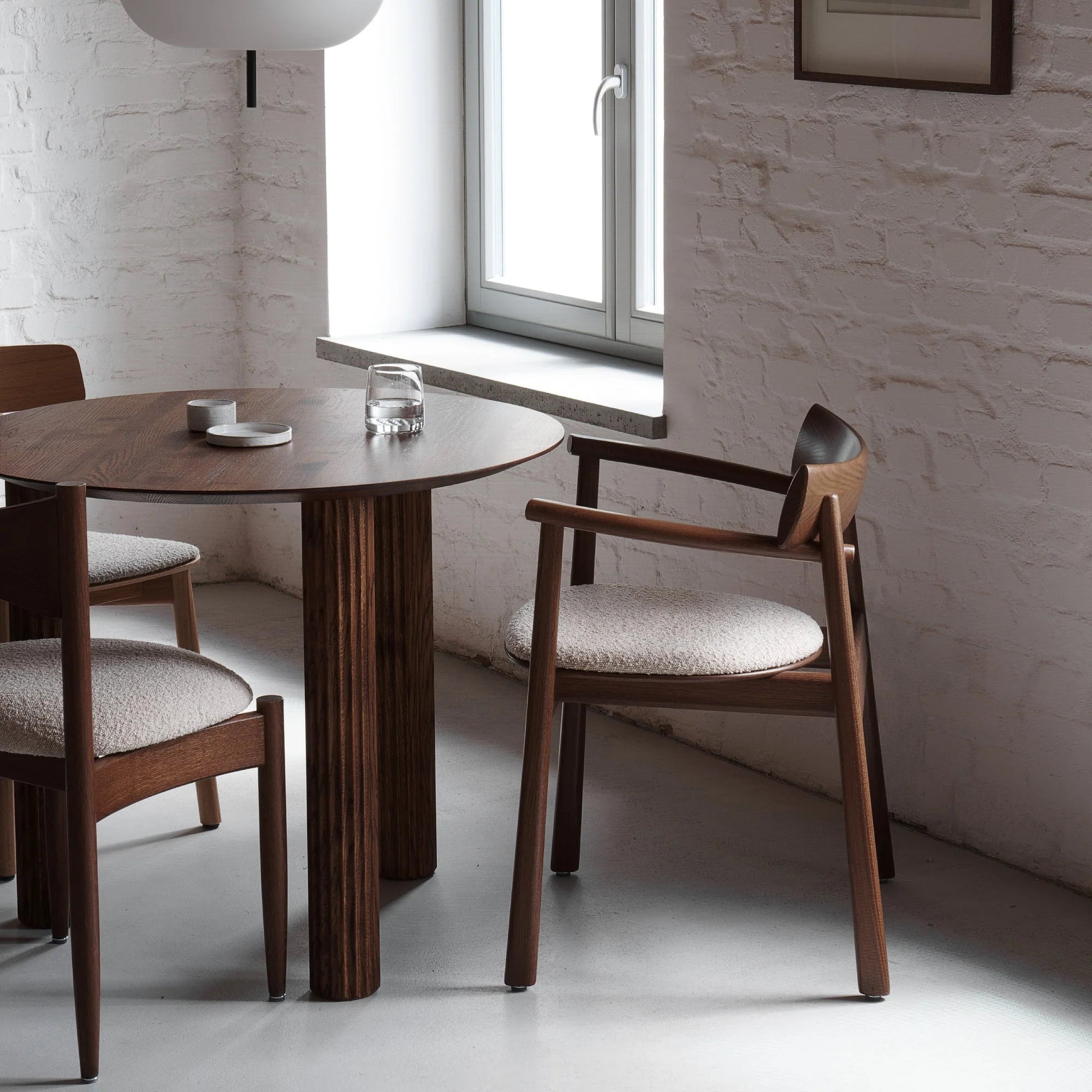 ELIPSA SOFT Chair dark oak wood with sandy bouclé