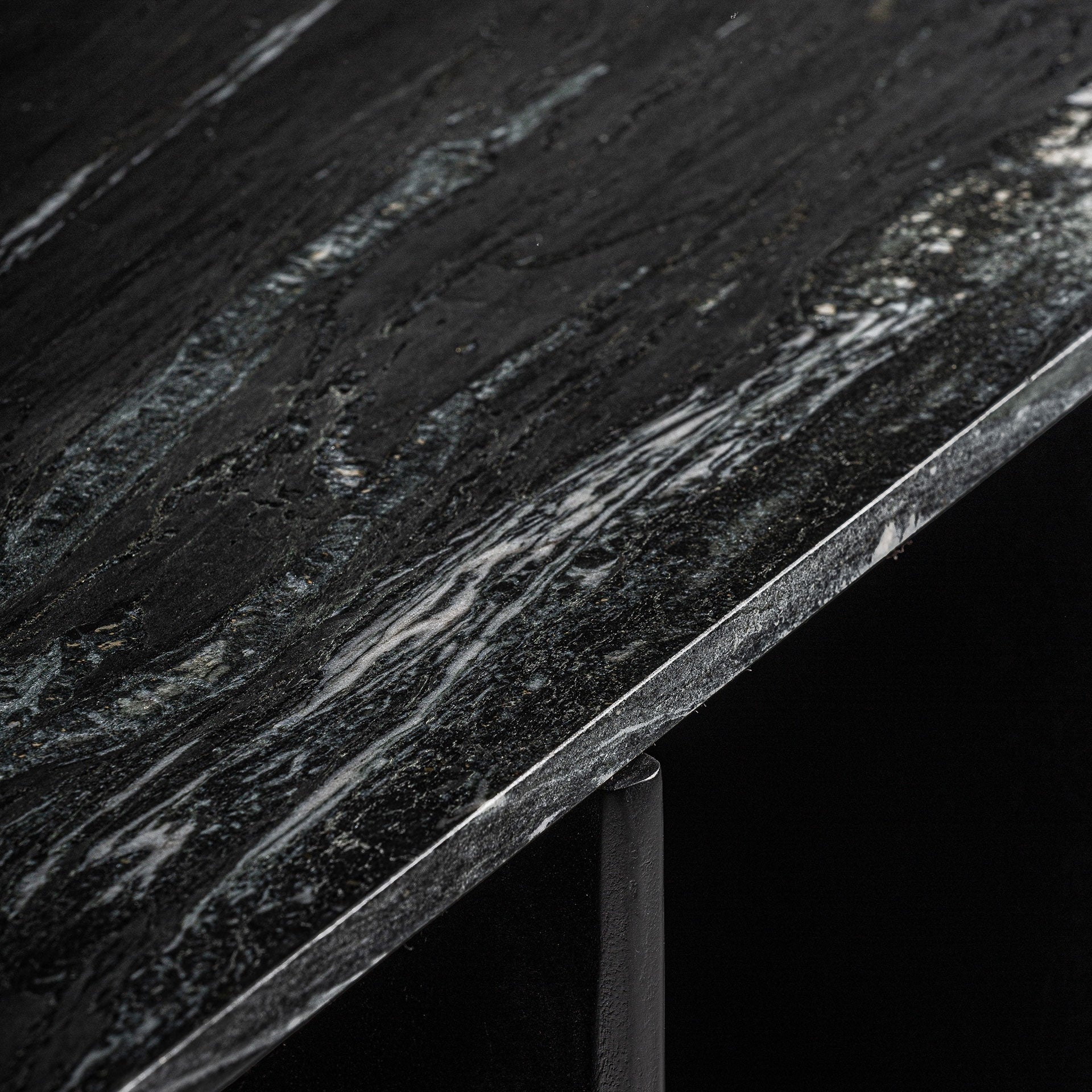 Knihovna NARA černé dubové dřevo s mramorovou deskou