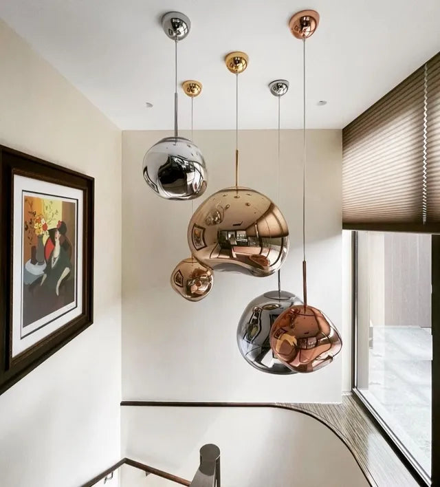 Zlatá závěsná lampa MELT