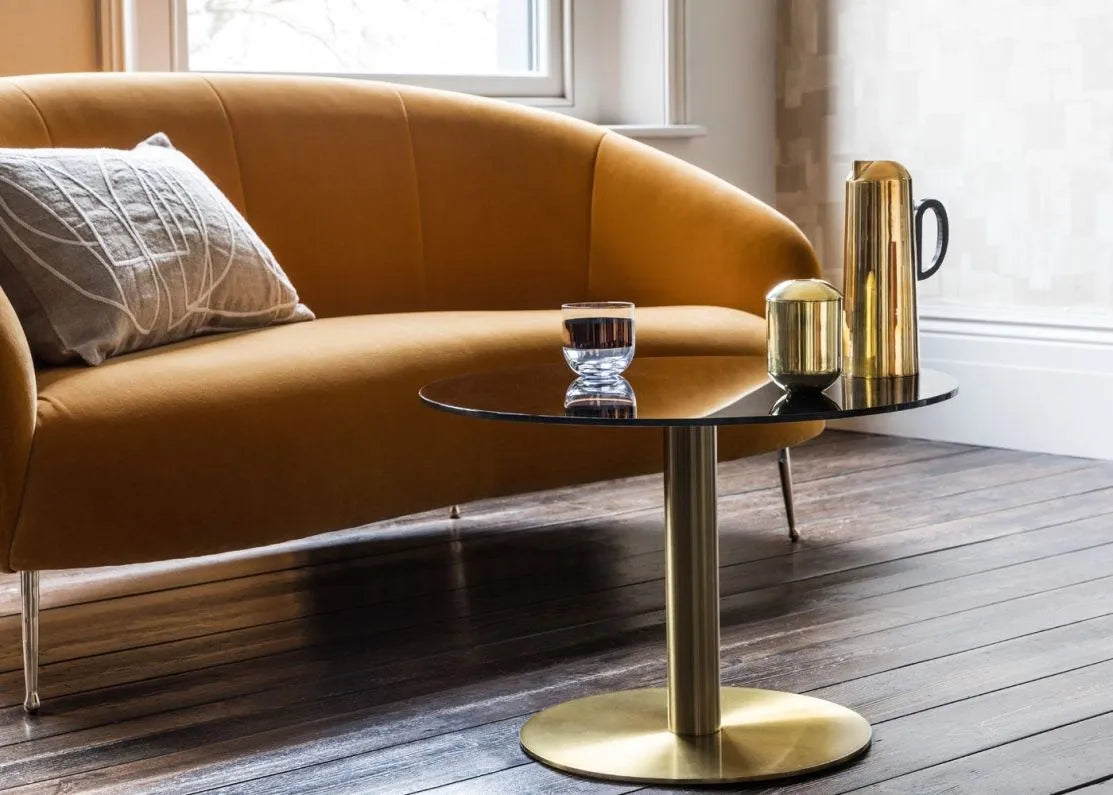 Kulatý boční stolek FLASH s mosaznou základnou