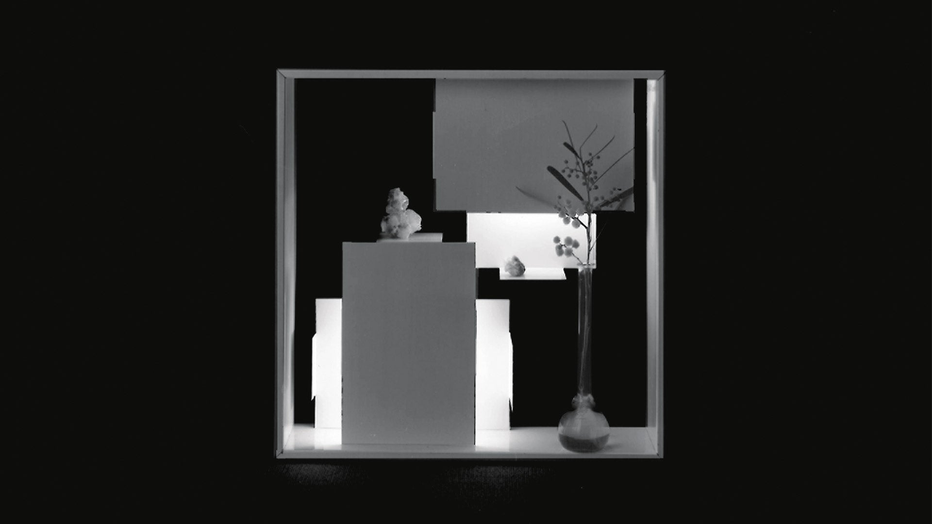 Dekorativní lampa FATO zlatá