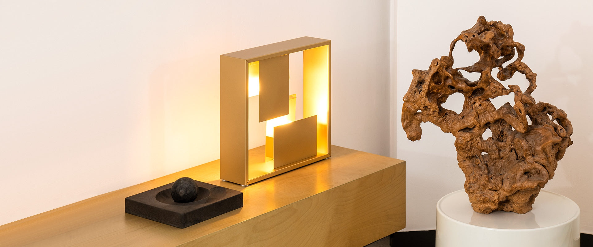 FATO White Decorative Lamp