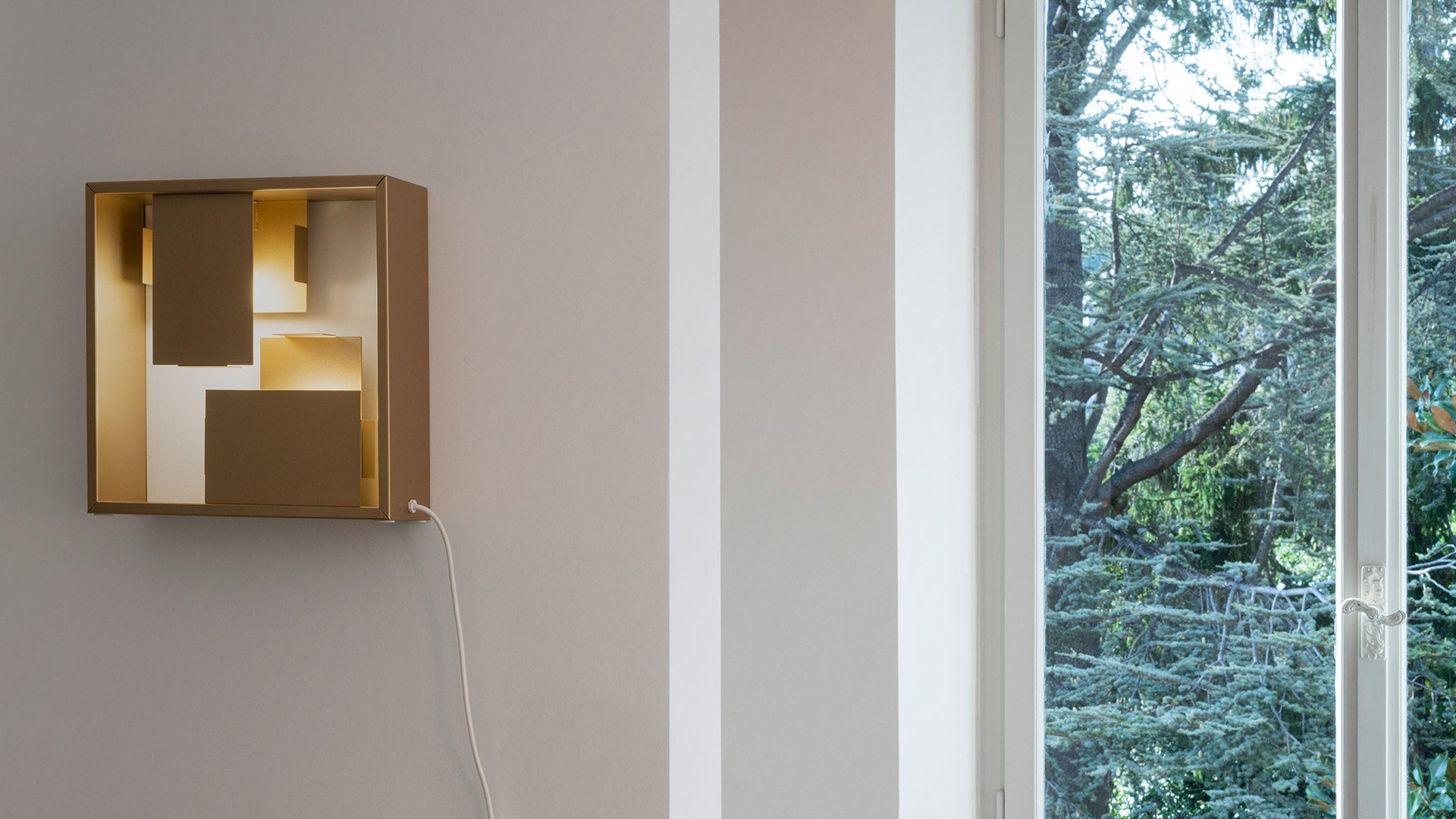 Dekorativní lampa FATO zlatá