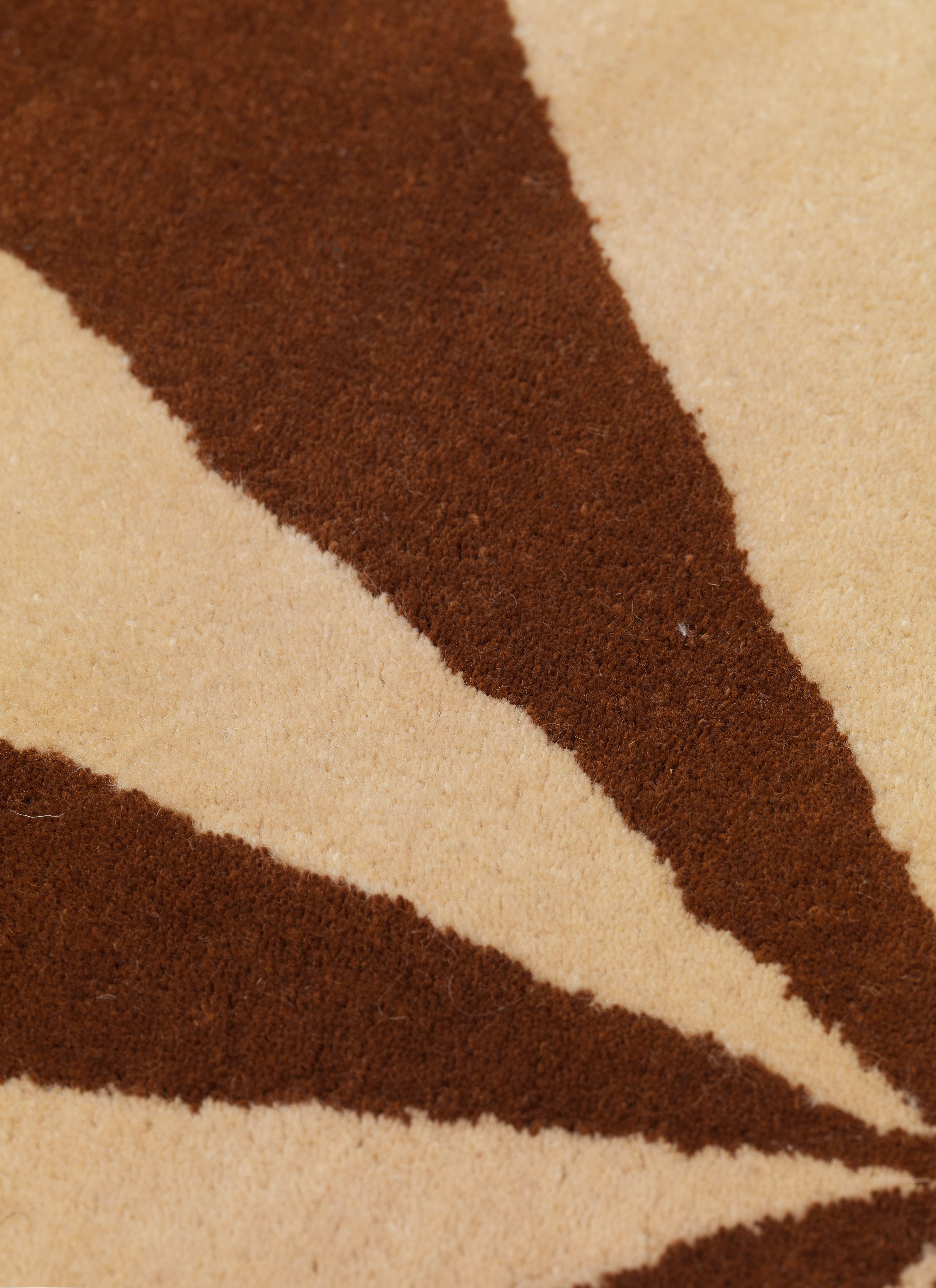 Kulatý koberec ARCH cihlový s tmavě béžovou